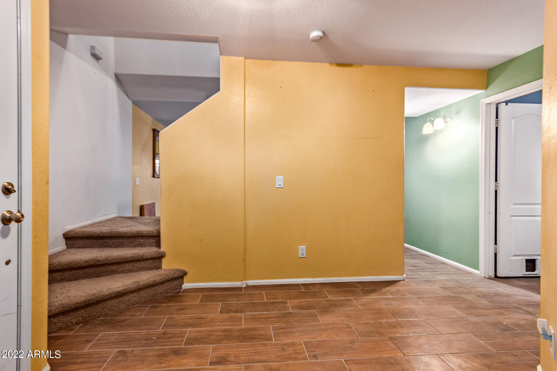4233 E ARAGONITE Lane