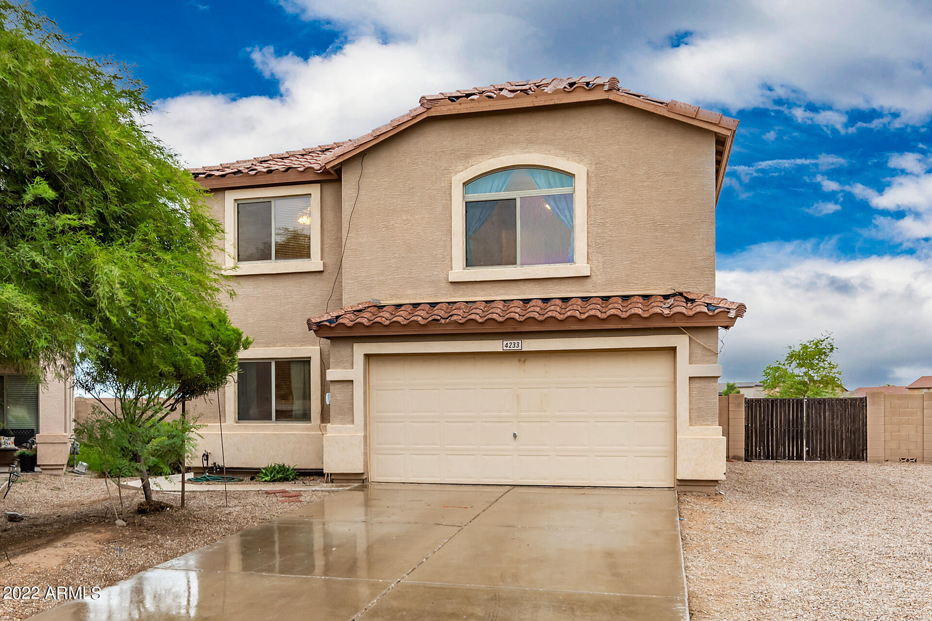 4233 E ARAGONITE Lane