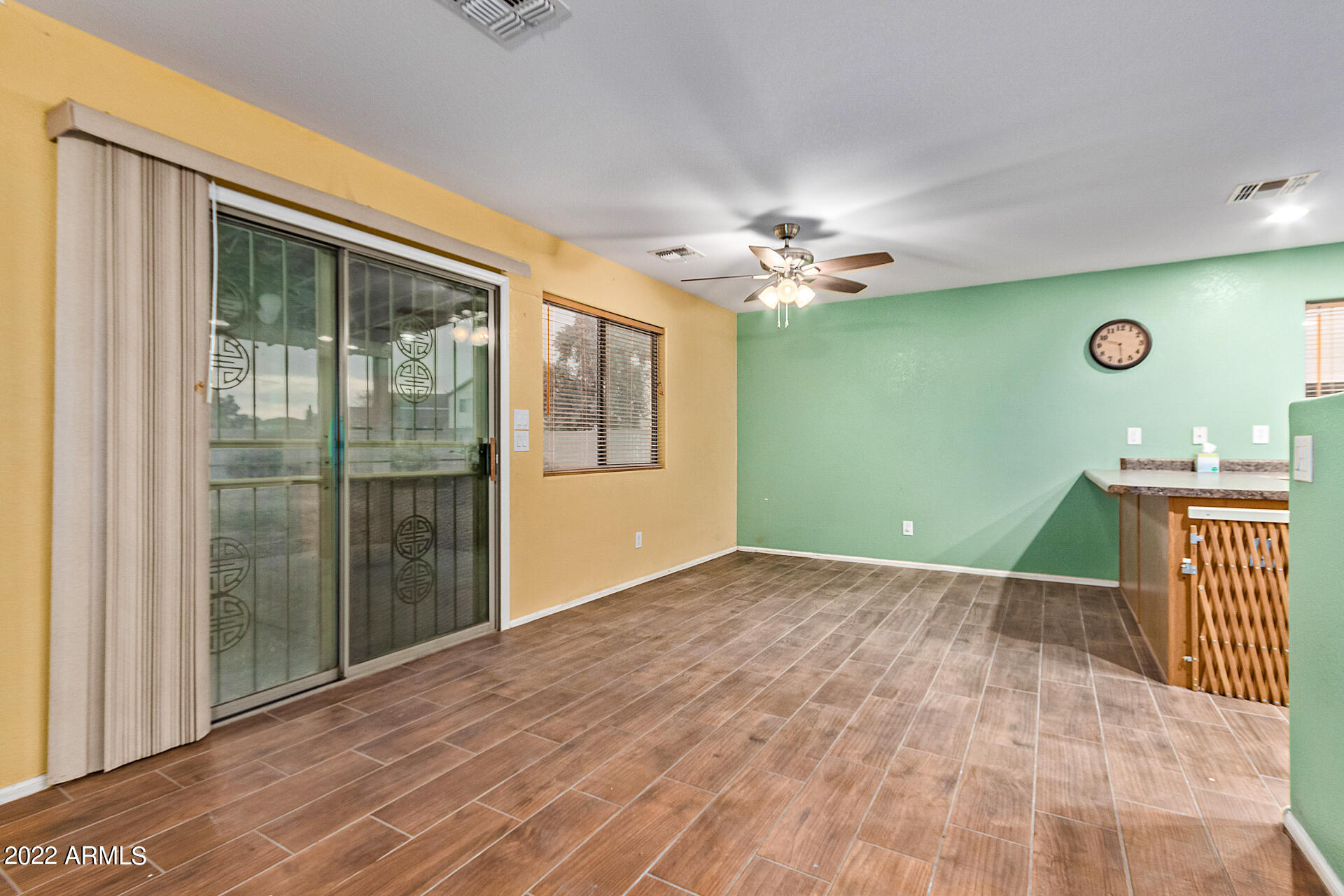 4233 E ARAGONITE Lane