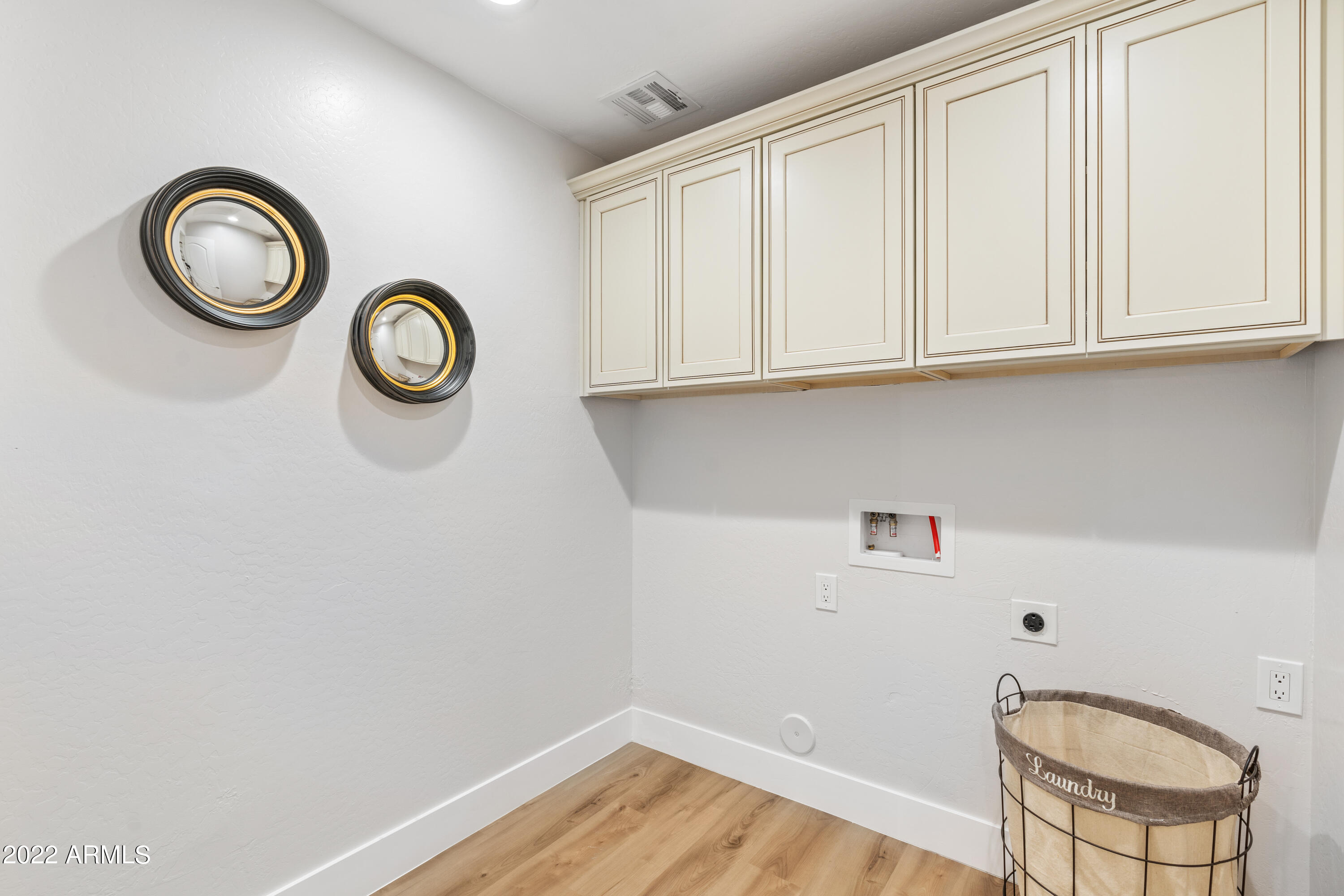 1342 E SHERIDAN Street
