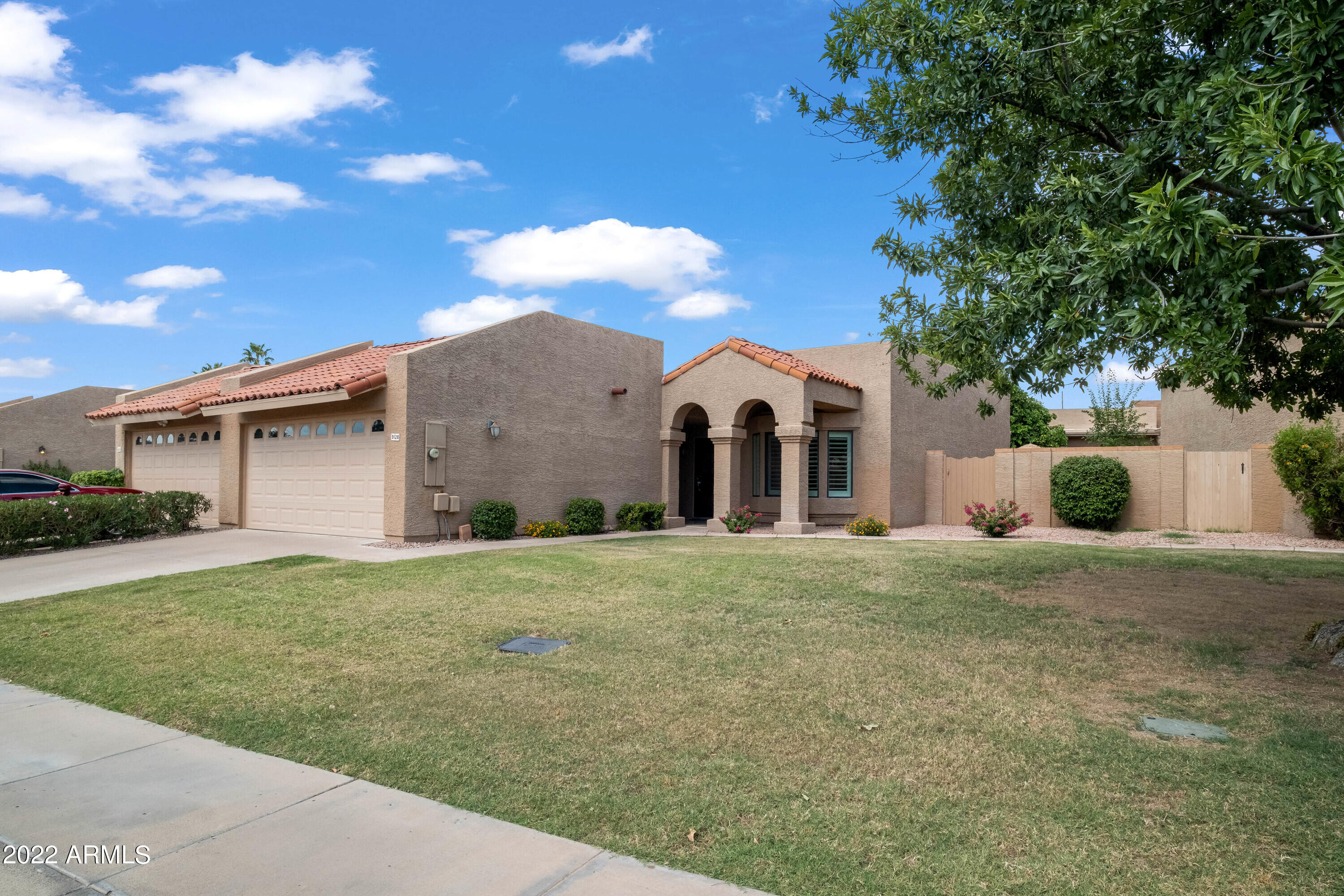 9128 E WINCHCOMB Drive