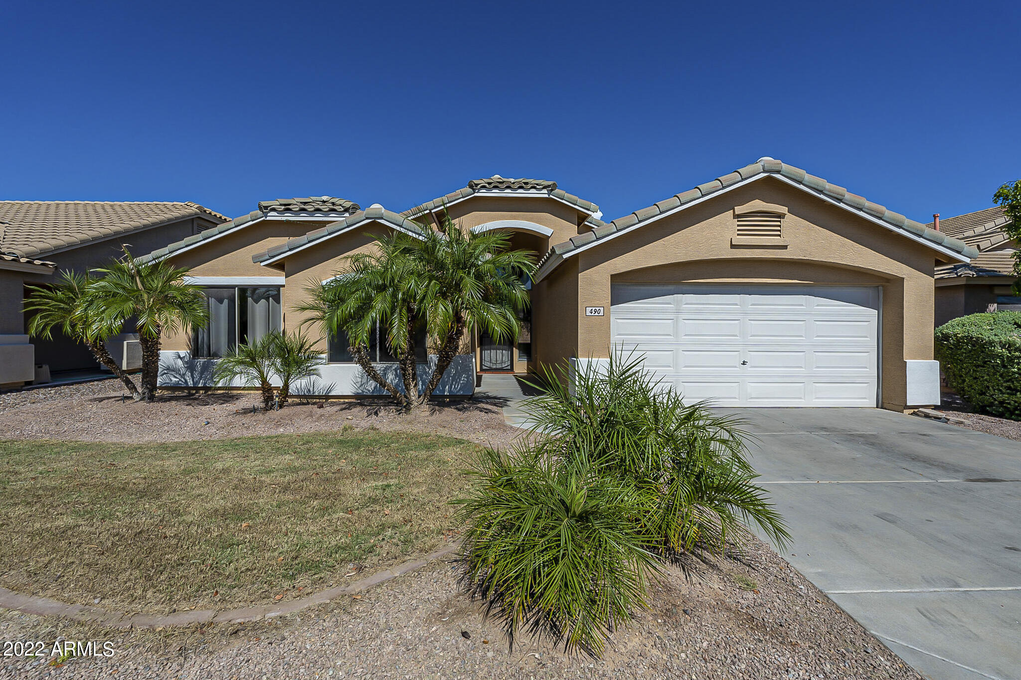 490 E CLAIRIDGE Drive