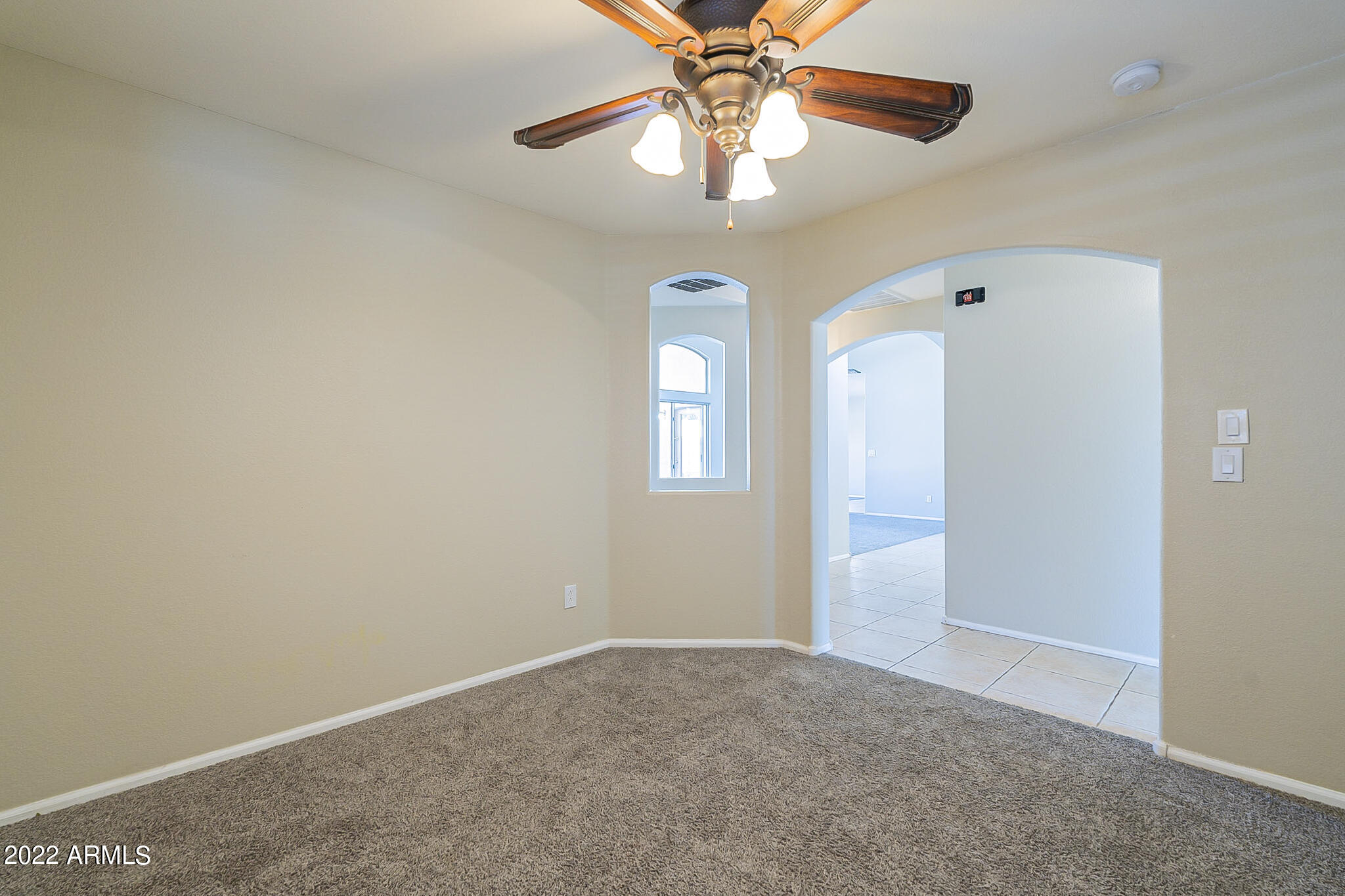 490 E CLAIRIDGE Drive