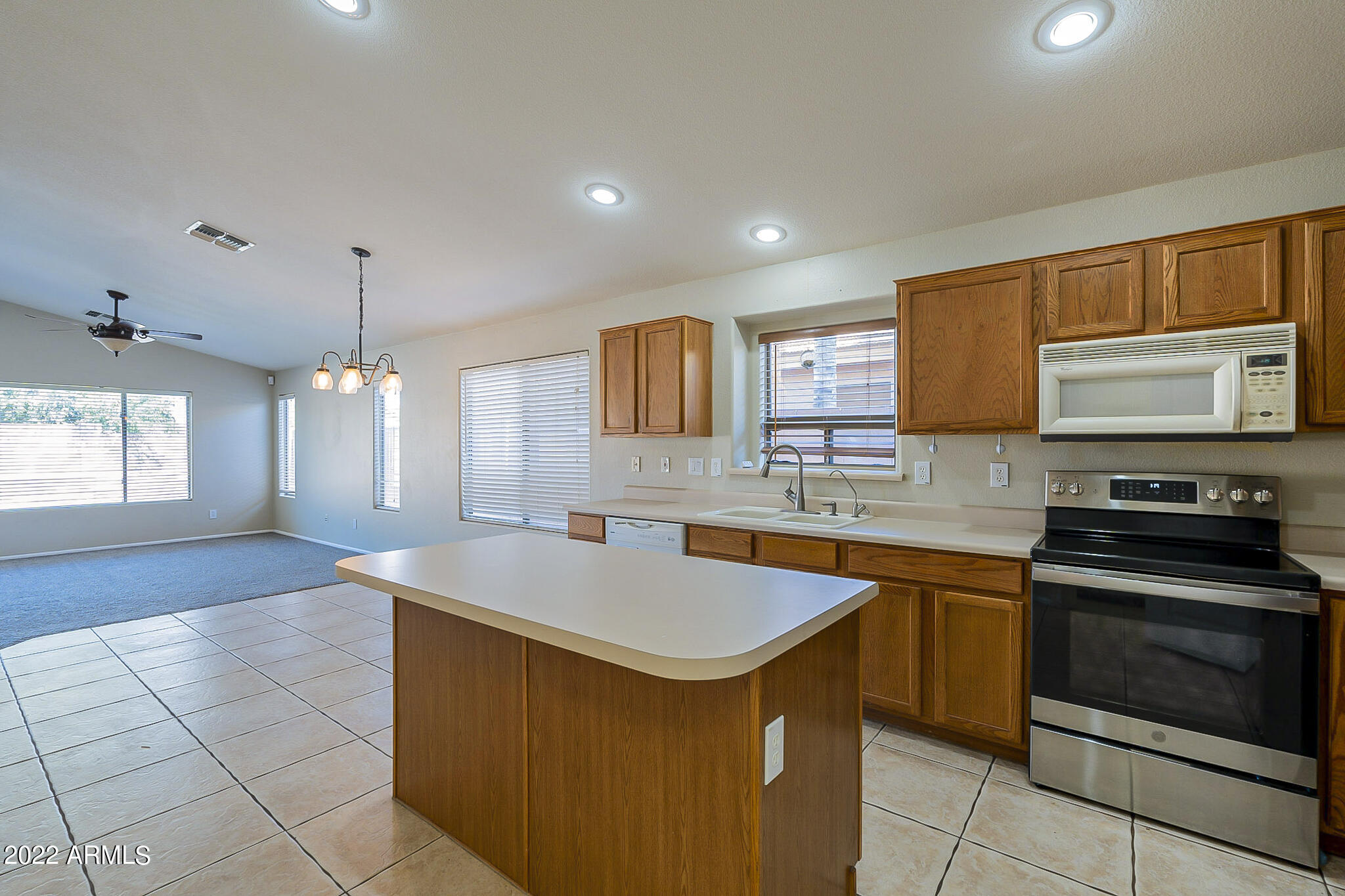 490 E CLAIRIDGE Drive