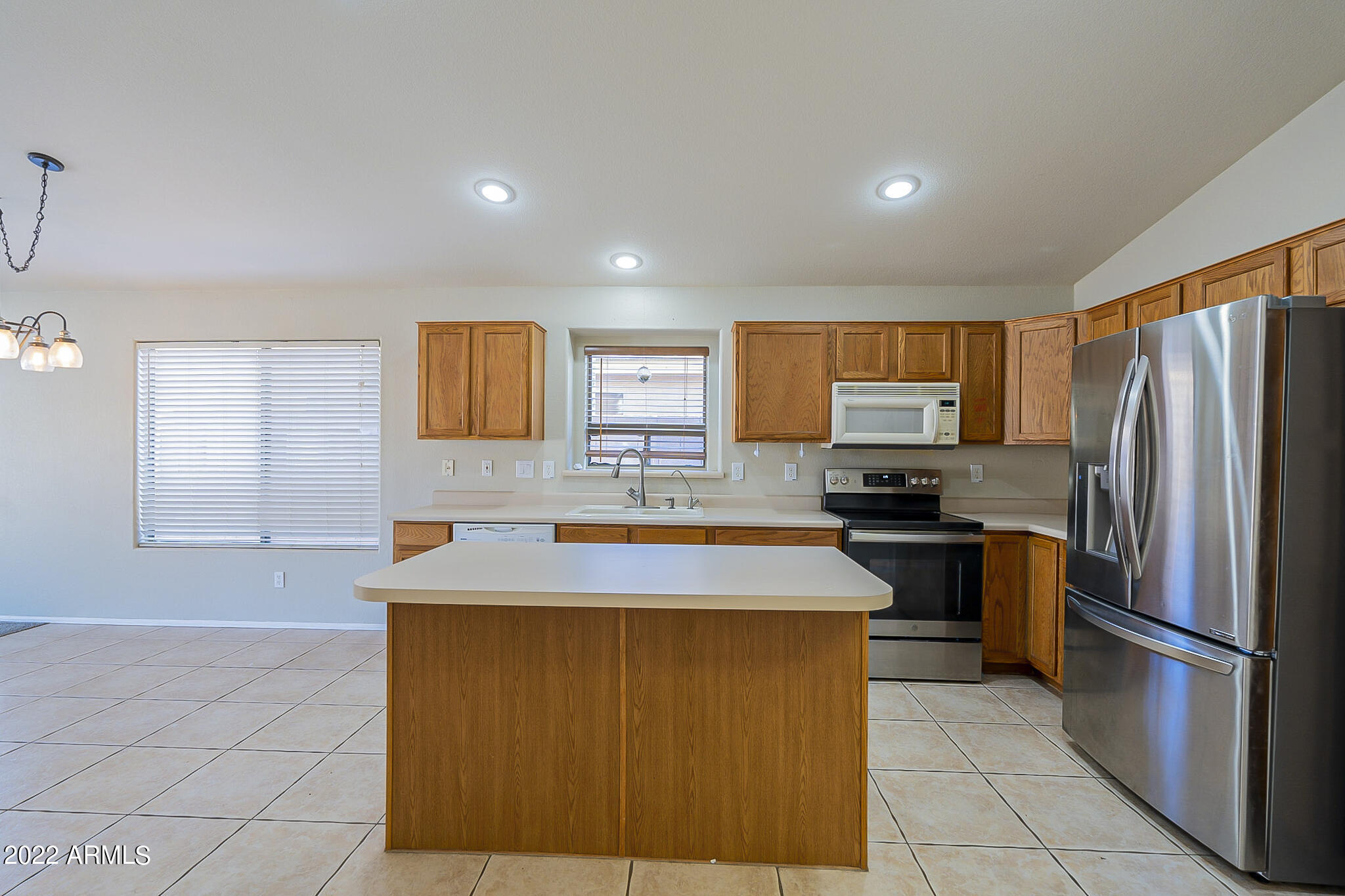 490 E CLAIRIDGE Drive