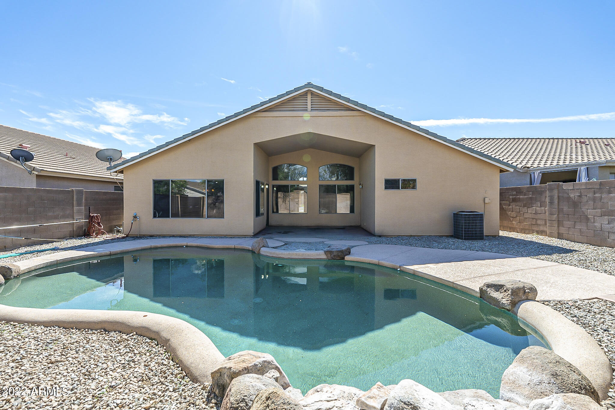 490 E CLAIRIDGE Drive