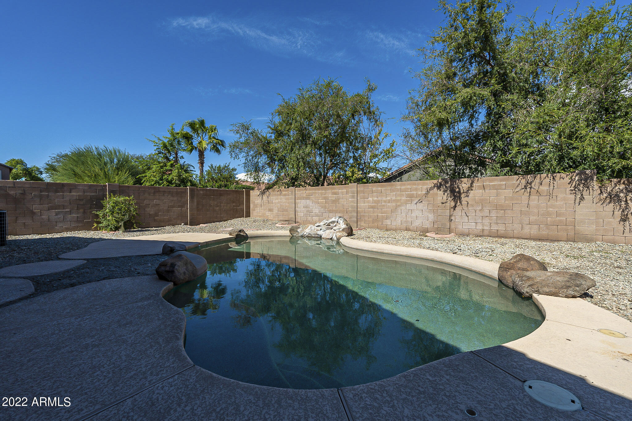 490 E CLAIRIDGE Drive