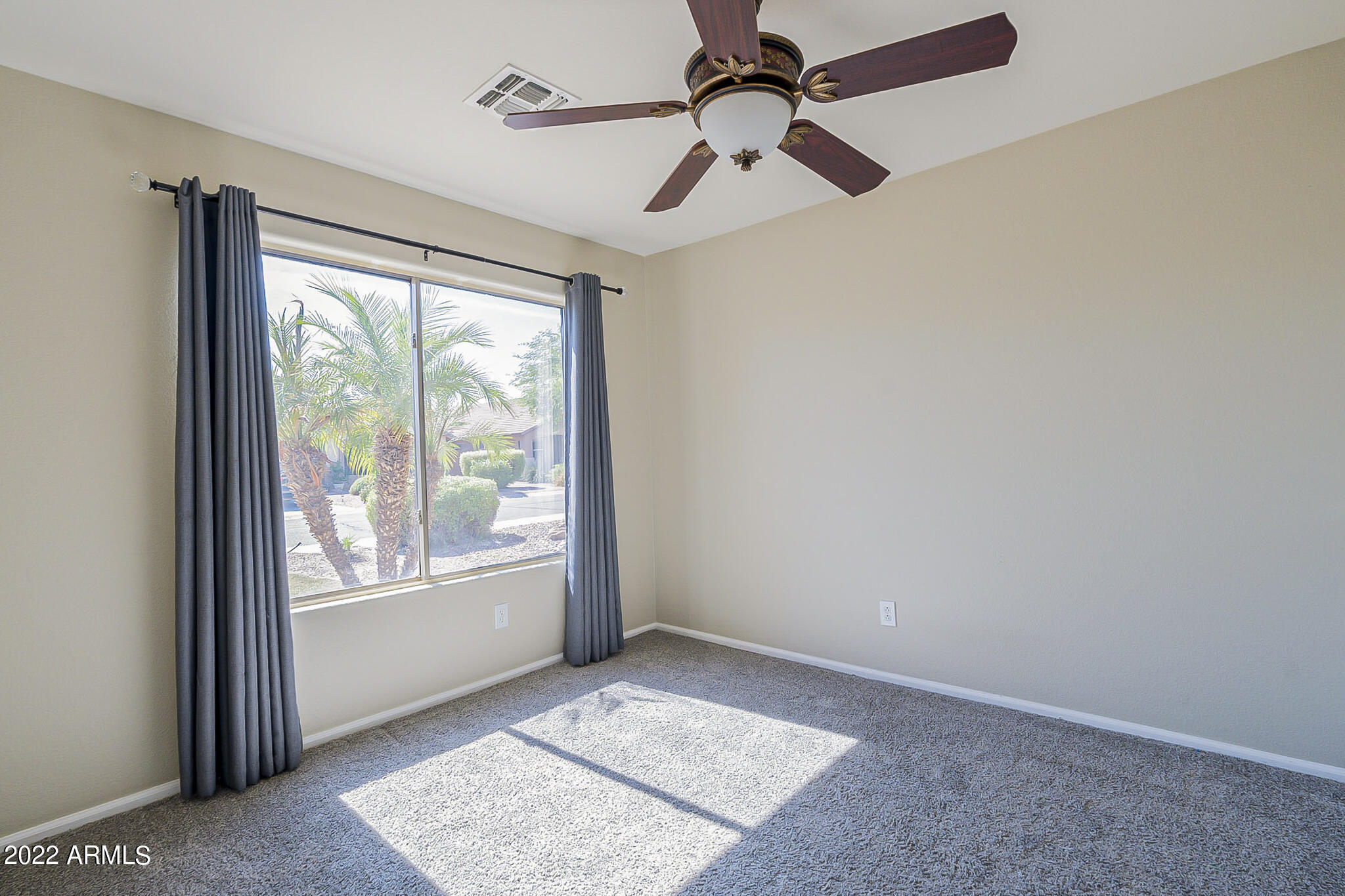 490 E CLAIRIDGE Drive