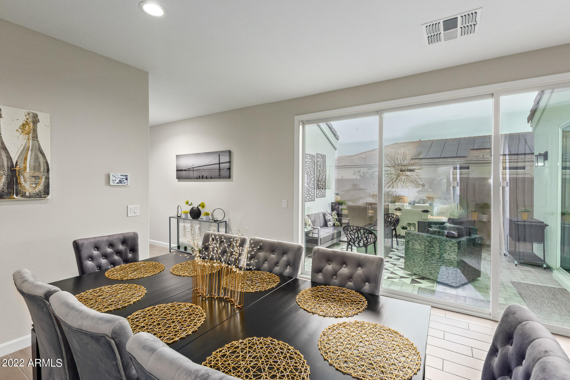 2123 E Questa Drive