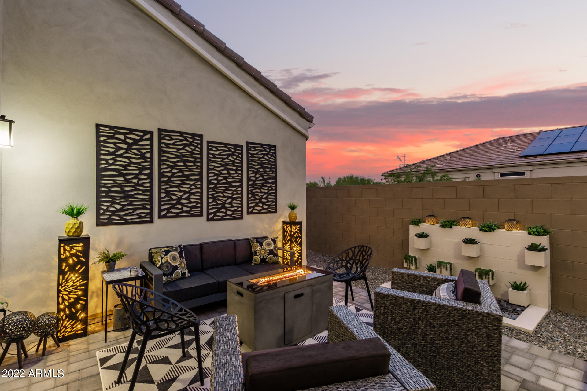 2123 E Questa Drive
