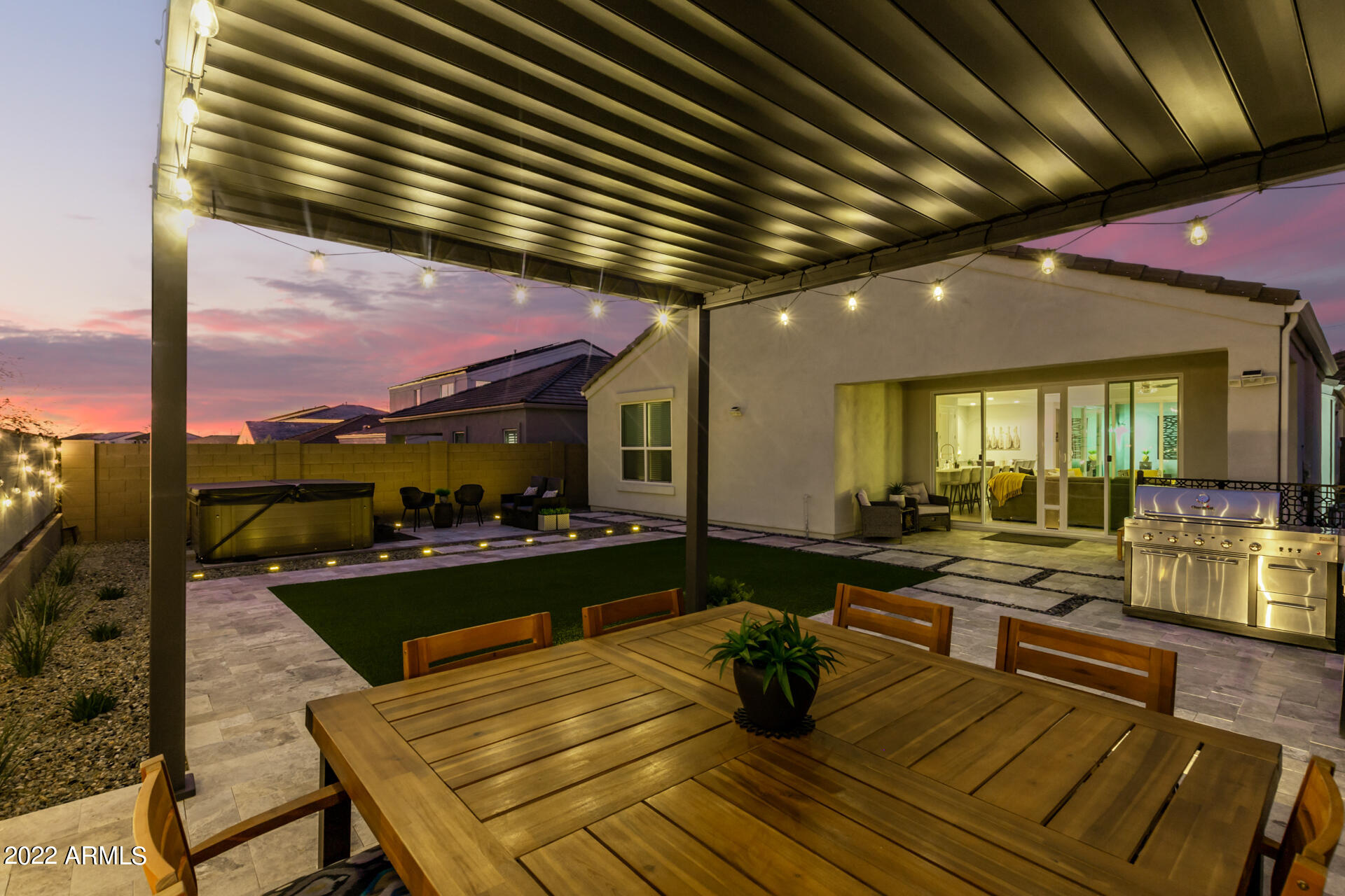 2123 E Questa Drive