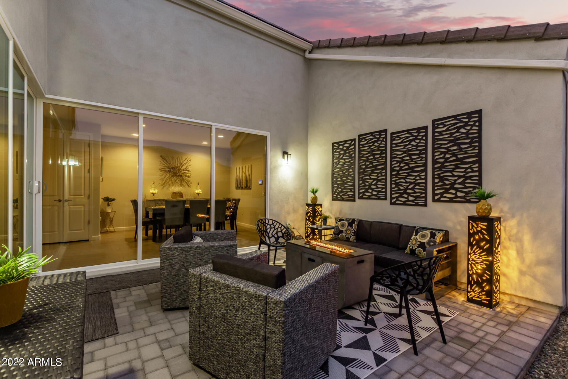 2123 E Questa Drive