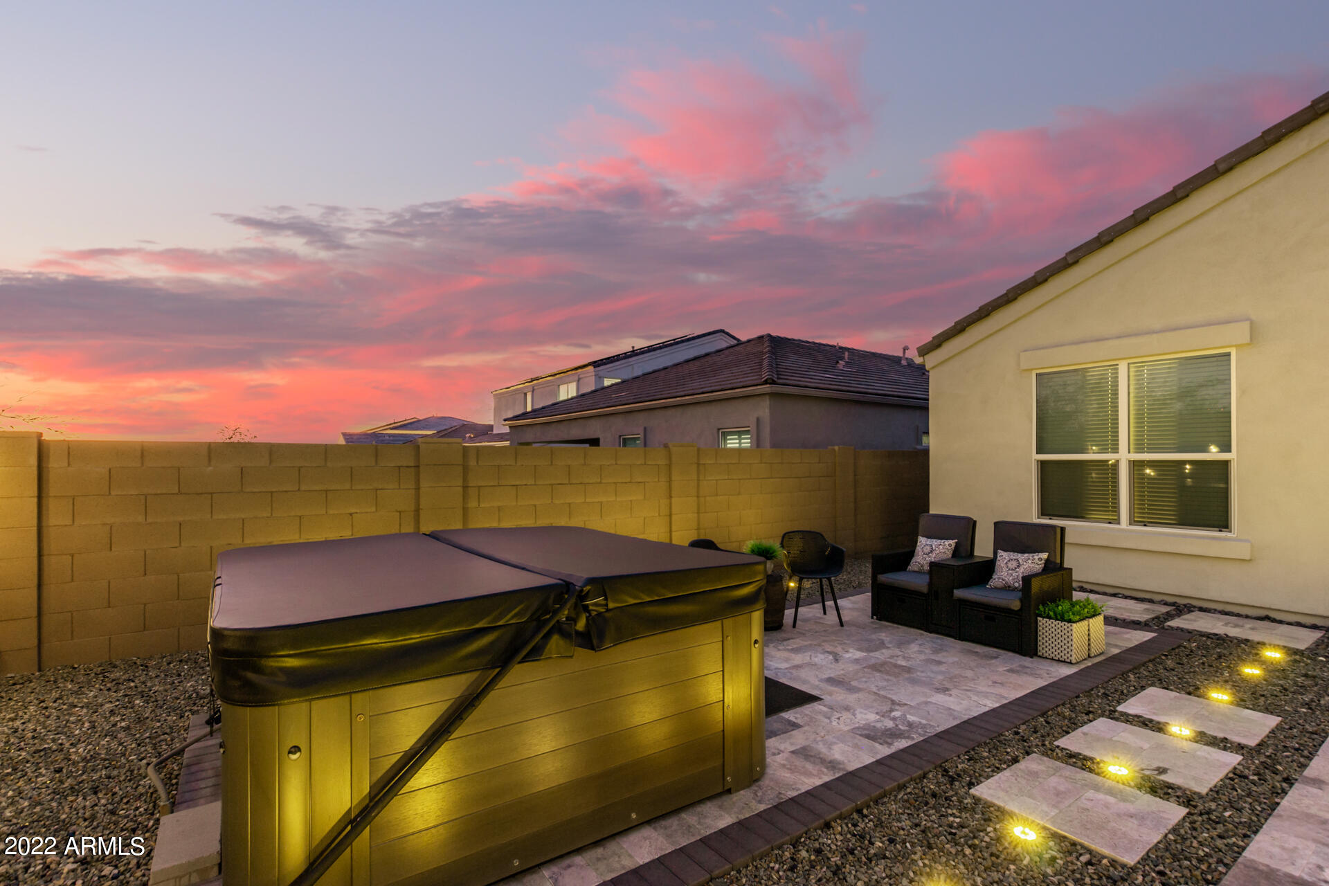 2123 E Questa Drive