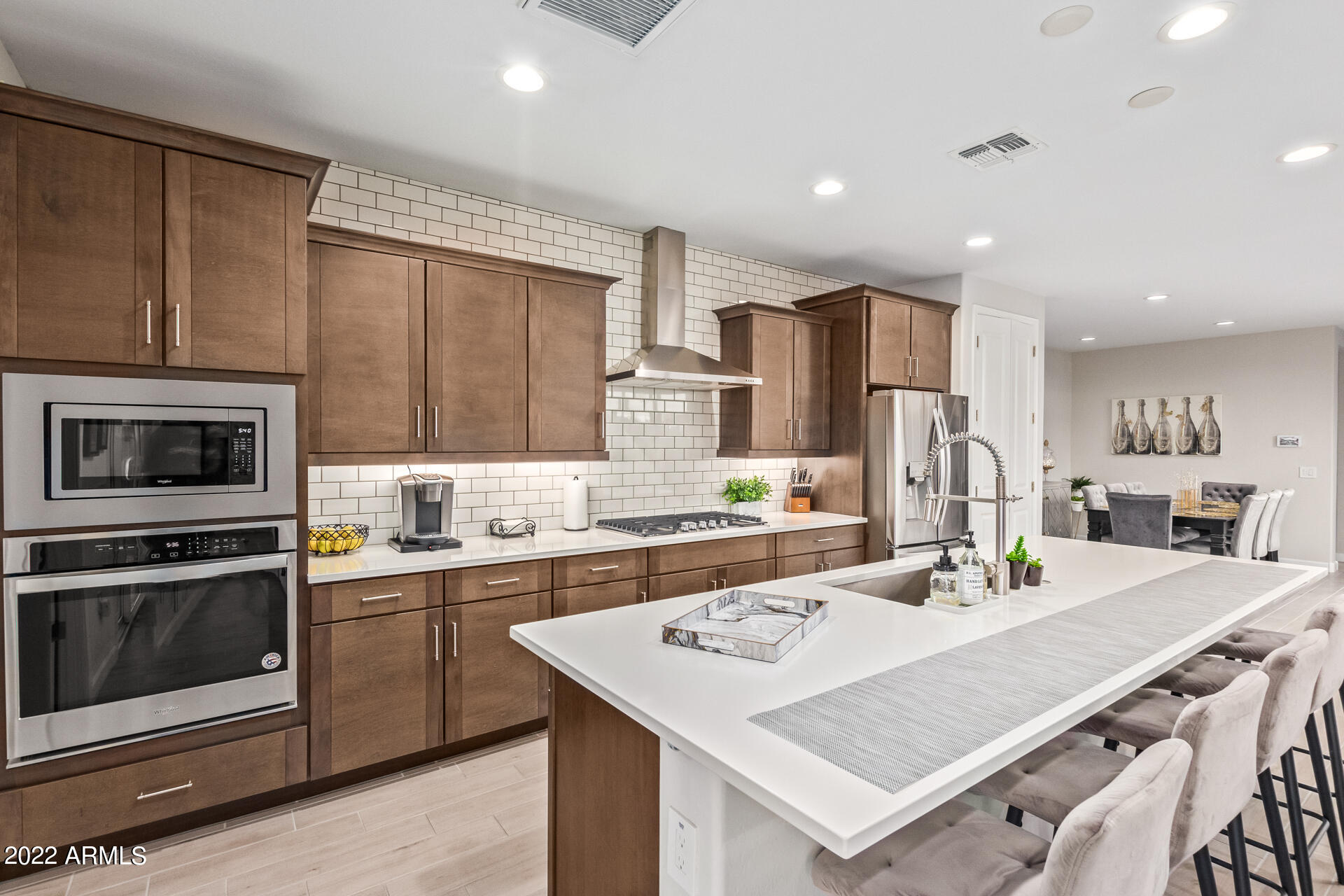 2123 E Questa Drive