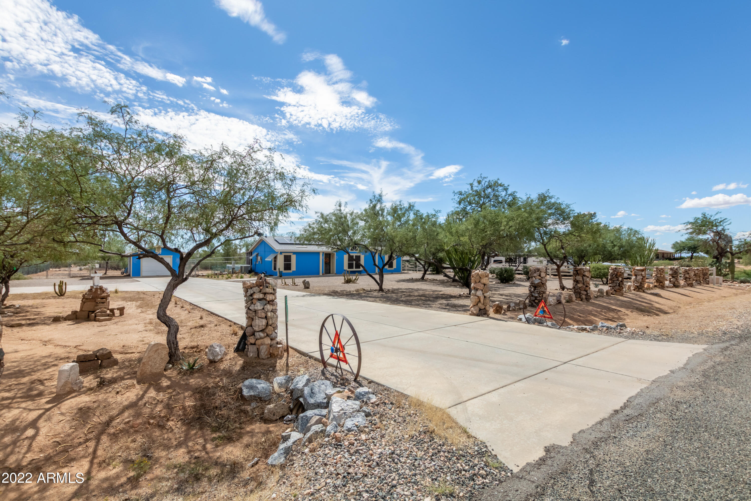 23237 W STAGHORN Lane