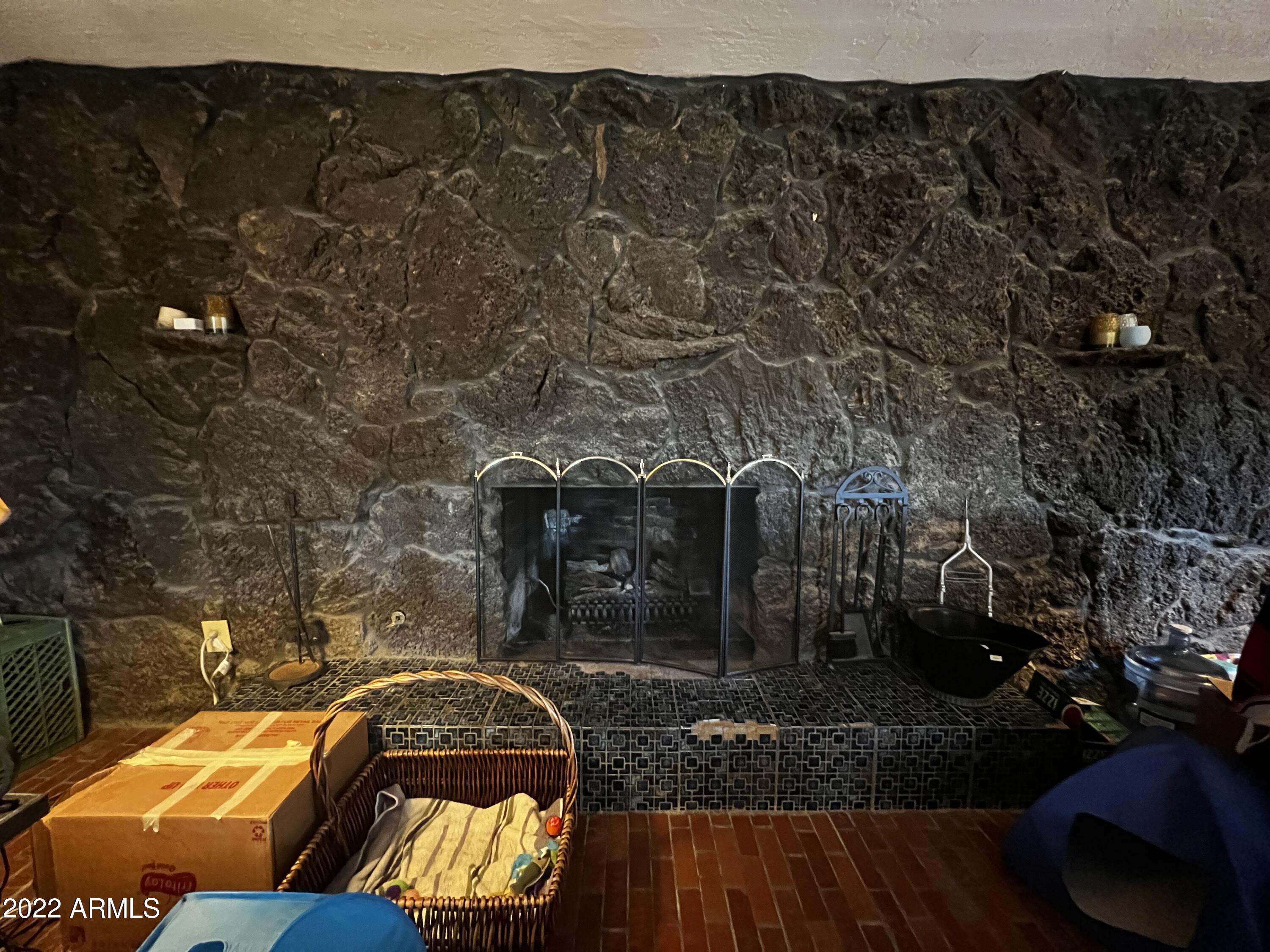2814 E ESCUDA Road