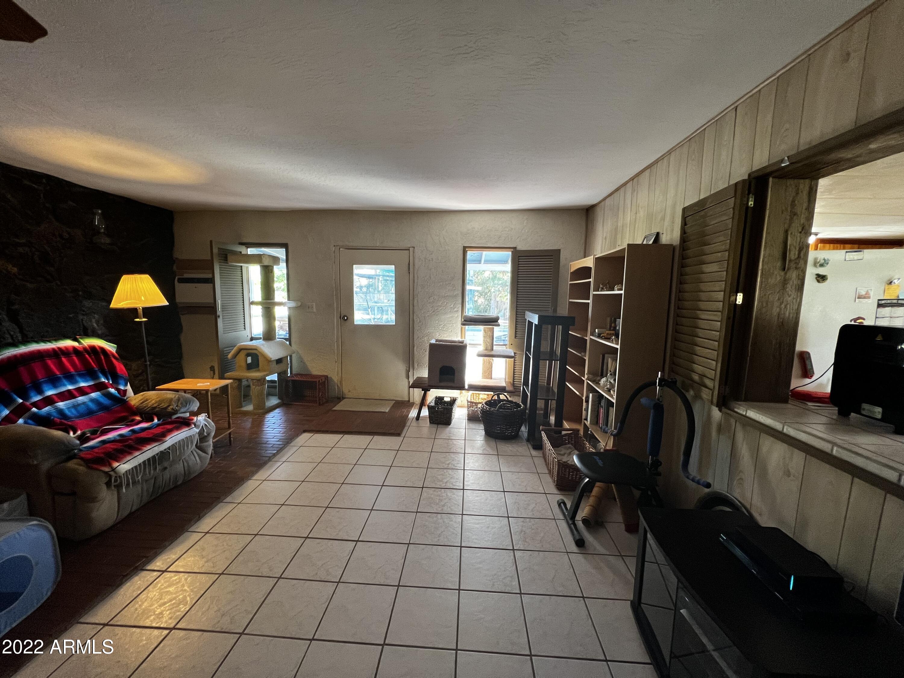 2814 E ESCUDA Road