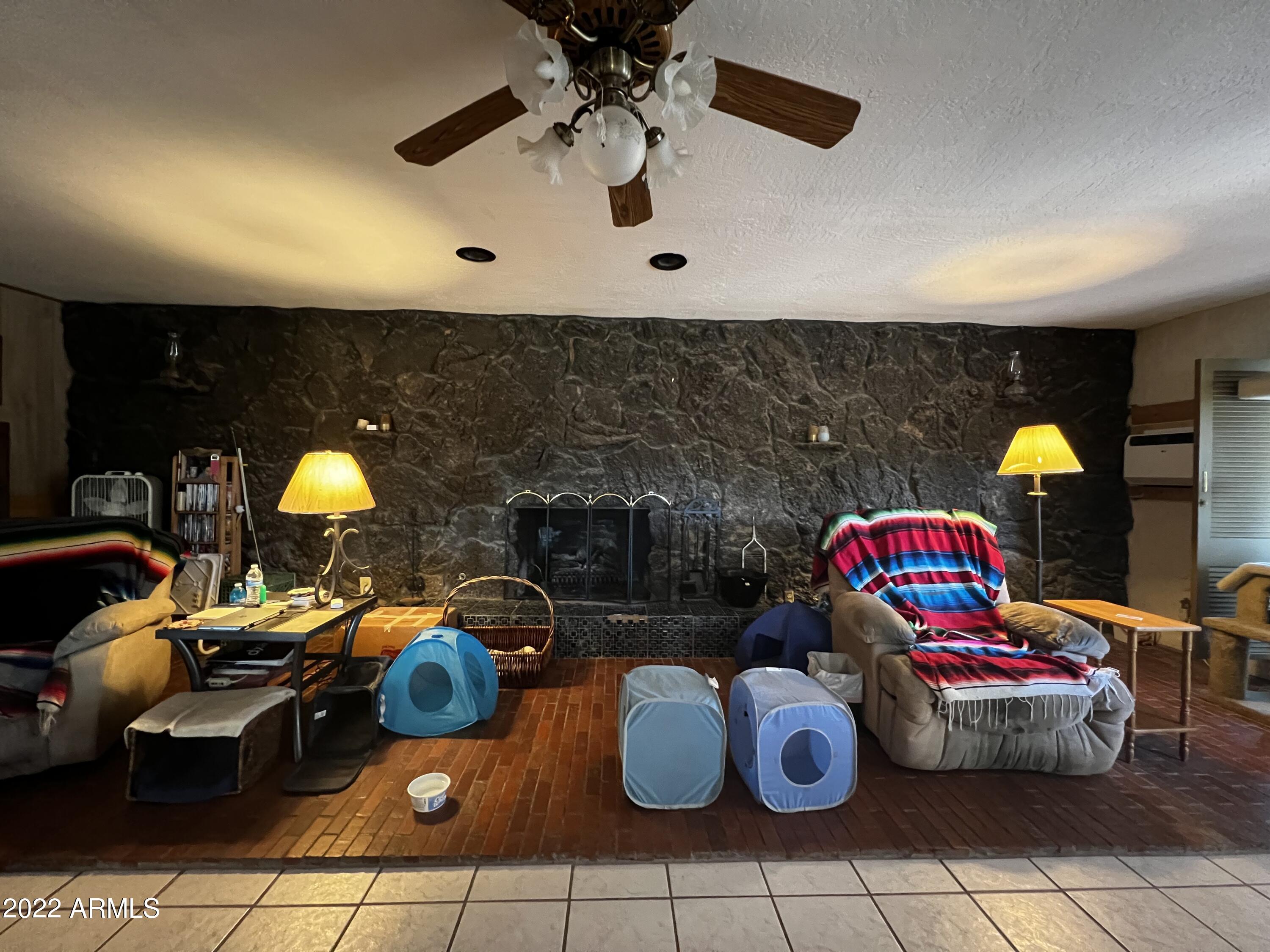 2814 E ESCUDA Road