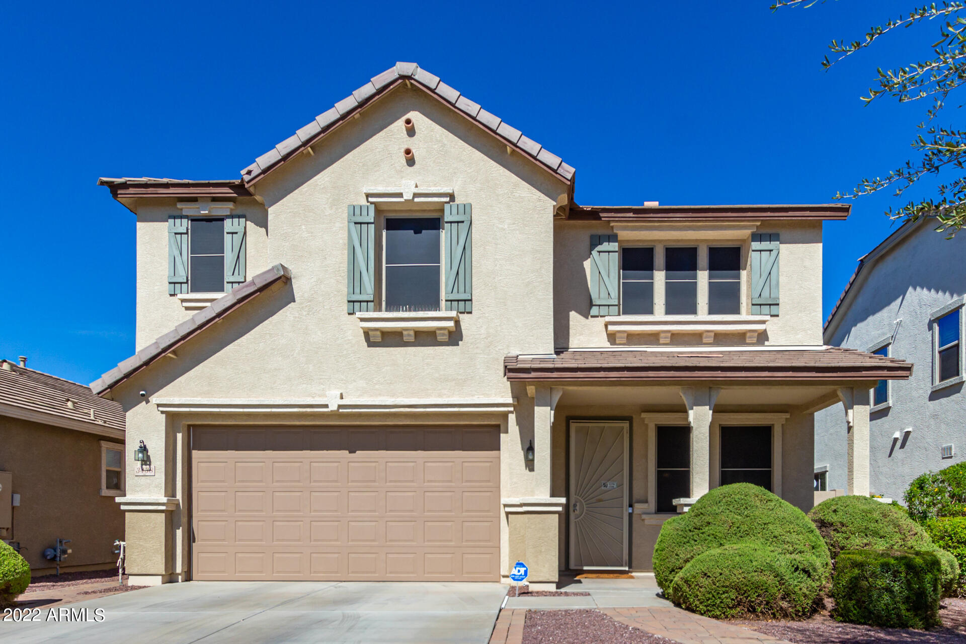 3438 E MICHELLE Way