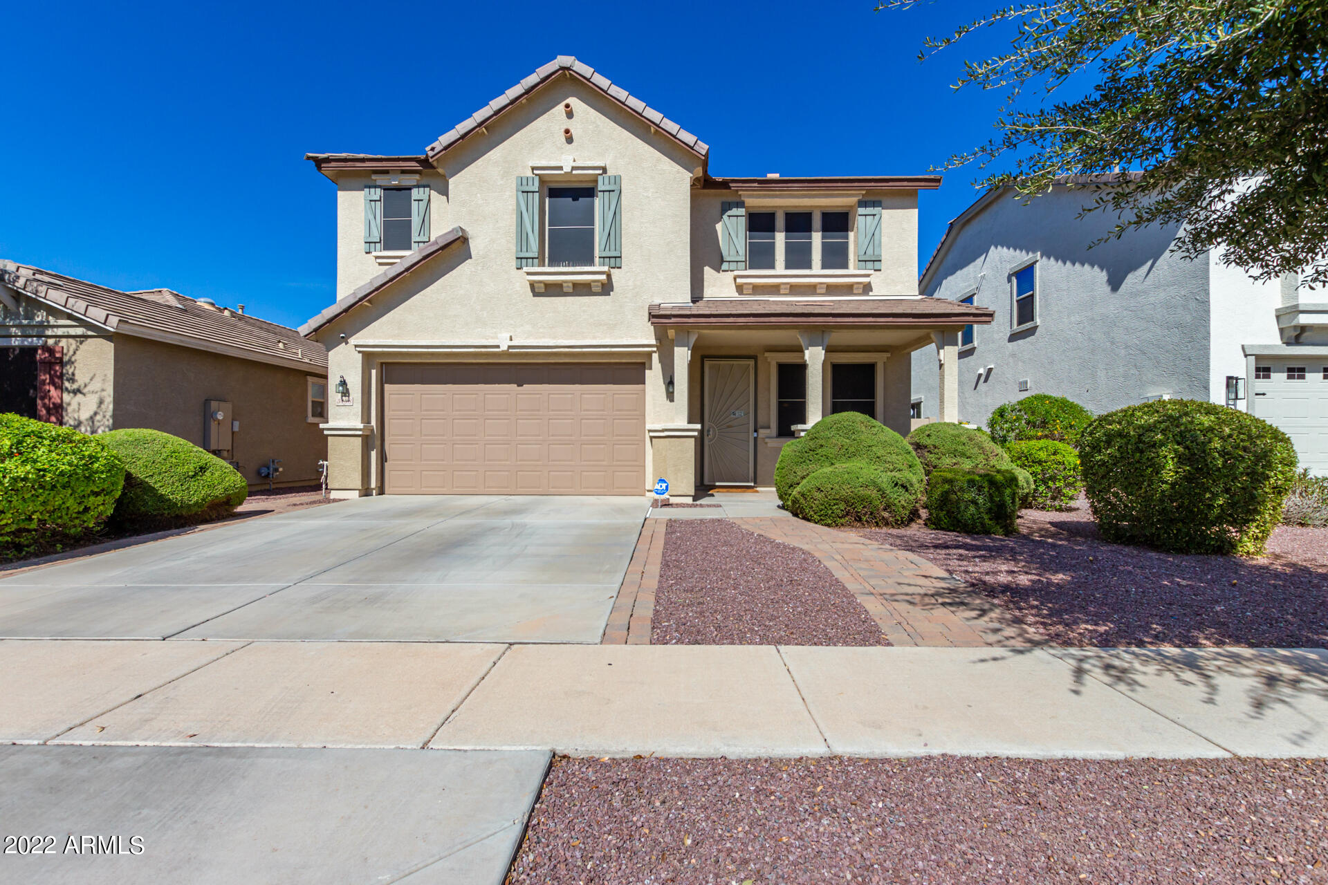 3438 E MICHELLE Way