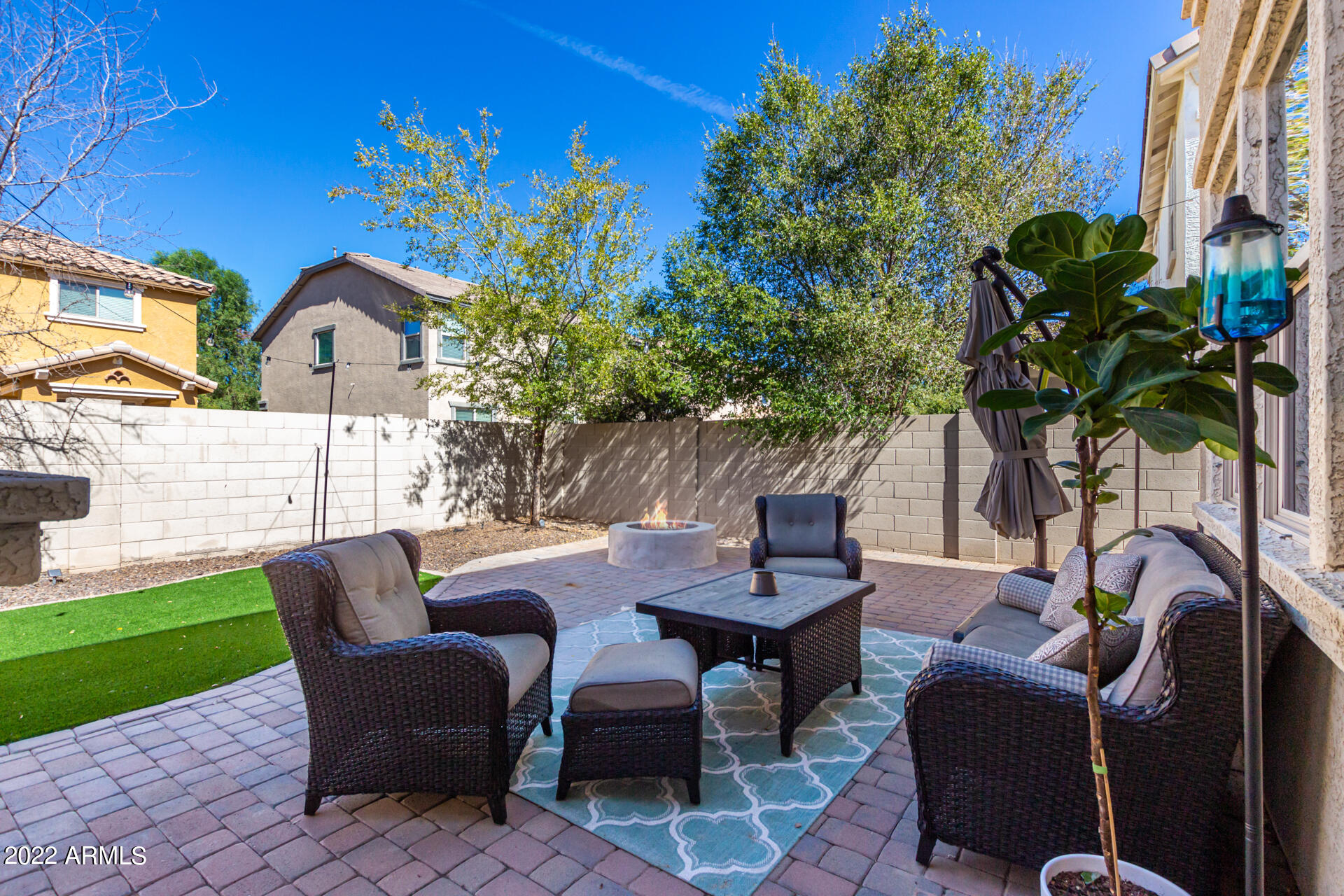 3438 E MICHELLE Way
