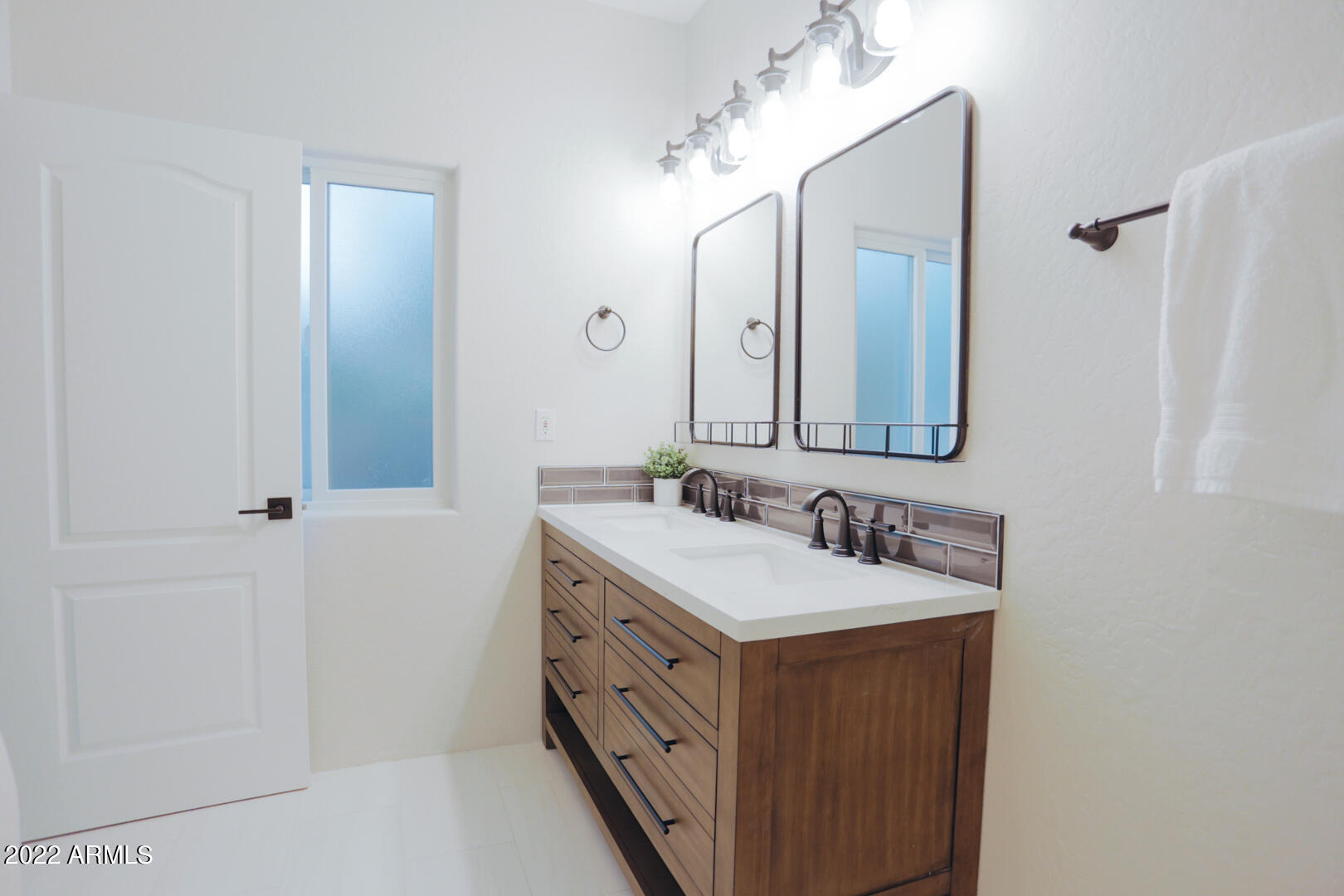 38065 N CAVE CREEK Road Unit: 3