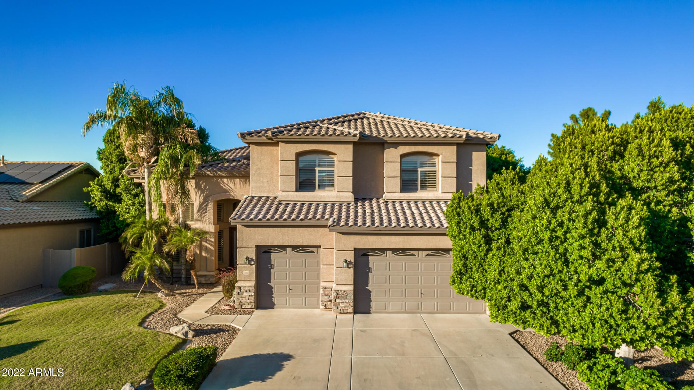 1242 E SARAGOSA Street