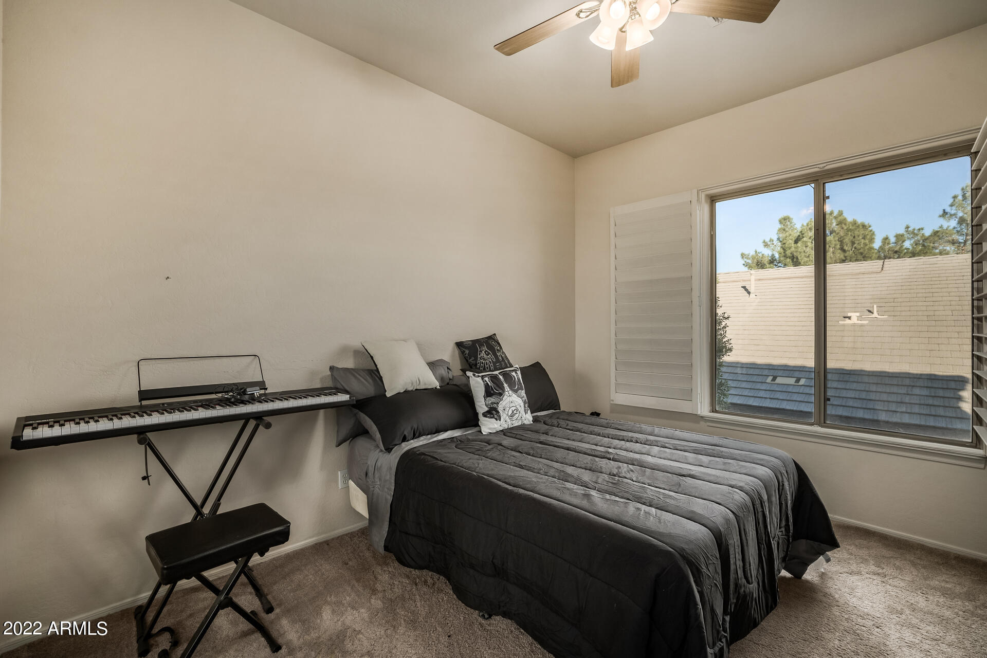 1242 E SARAGOSA Street