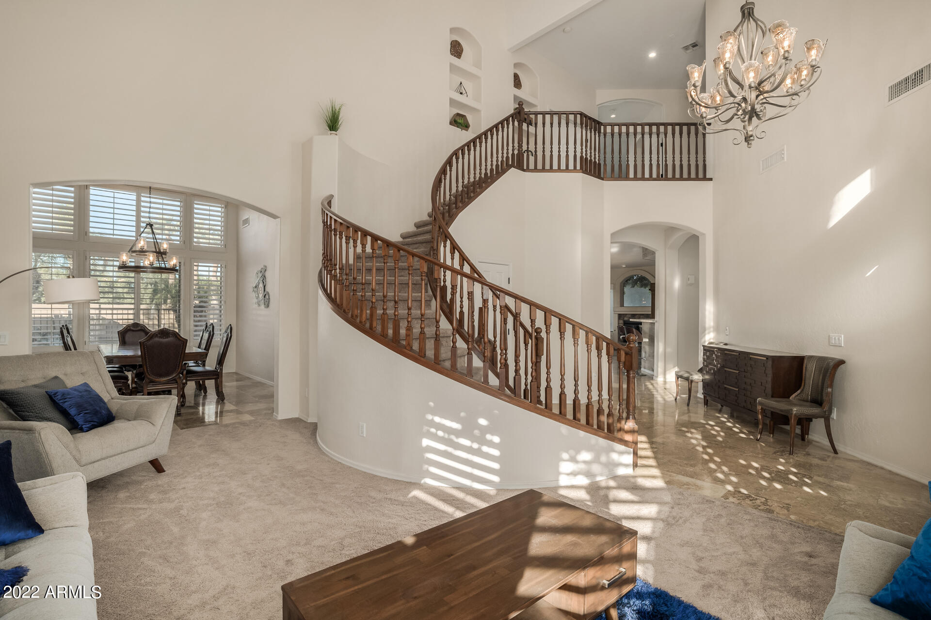 1242 E SARAGOSA Street