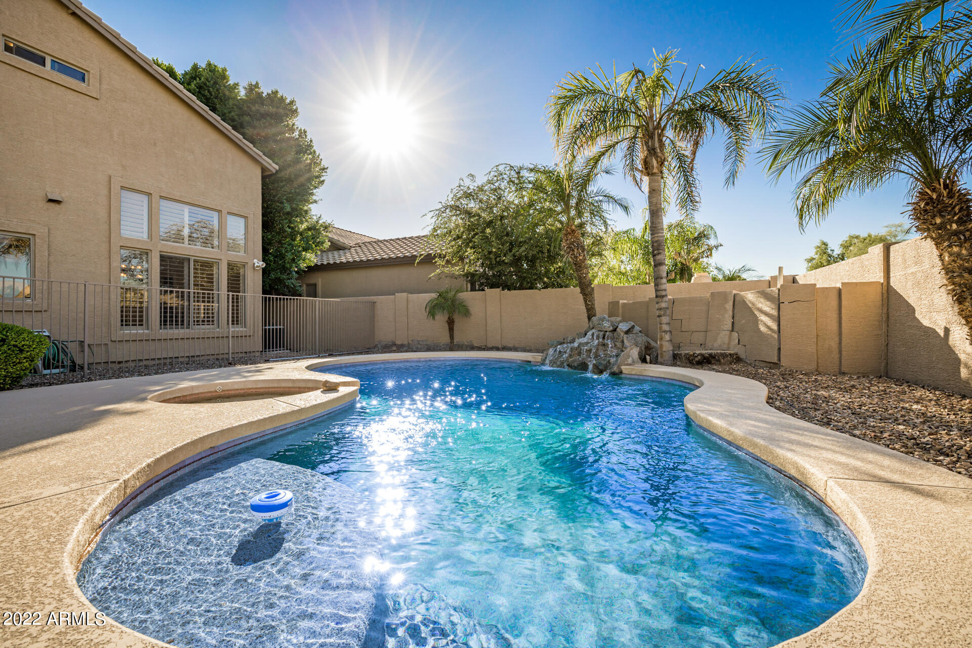 1242 E SARAGOSA Street