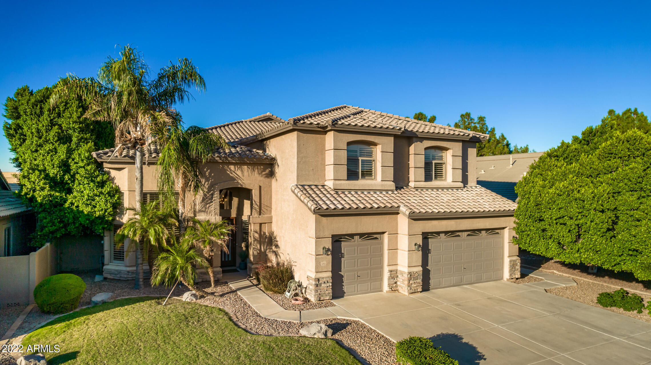 1242 E SARAGOSA Street