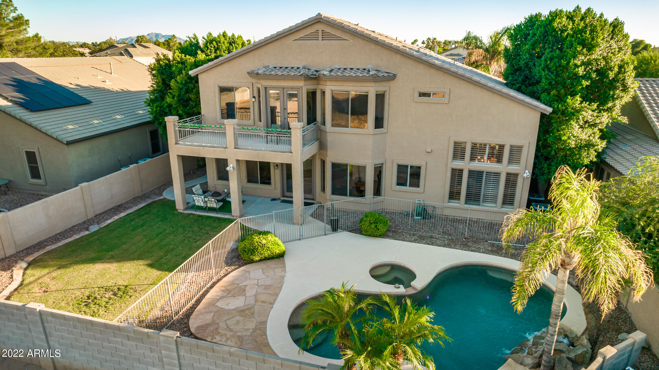 1242 E SARAGOSA Street