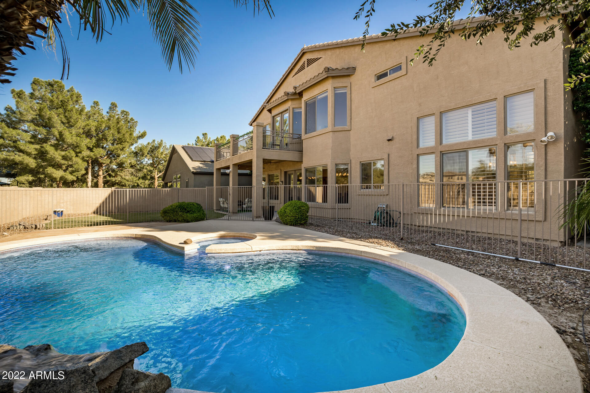 1242 E SARAGOSA Street