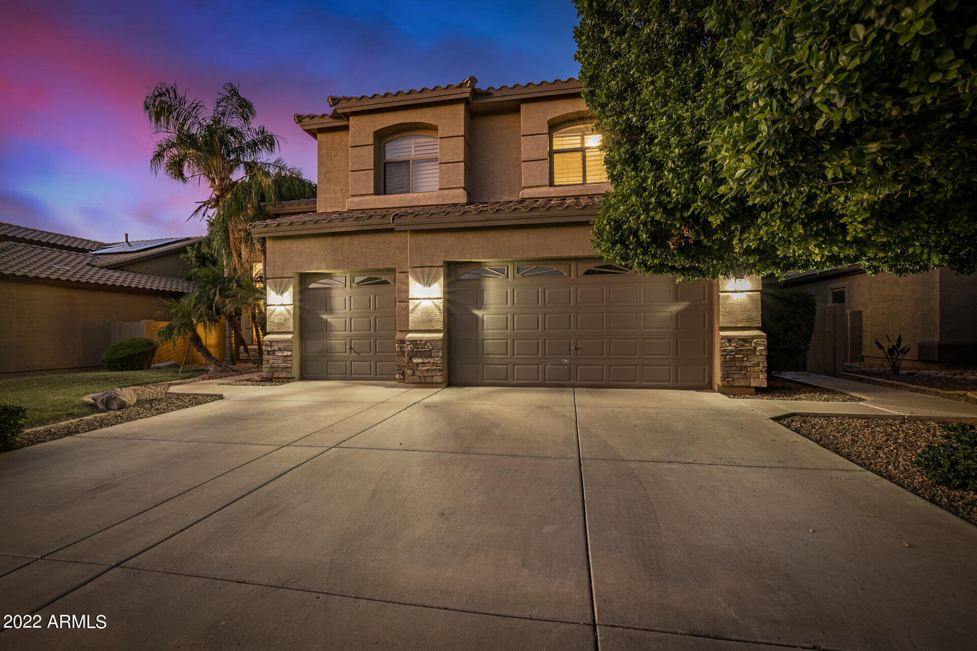 1242 E SARAGOSA Street