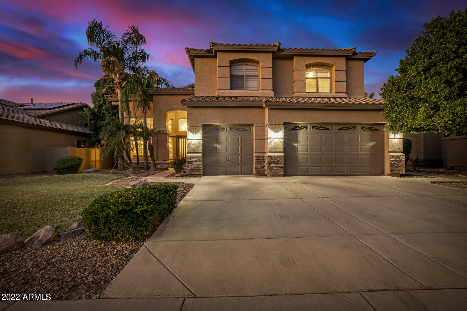 1242 E SARAGOSA Street