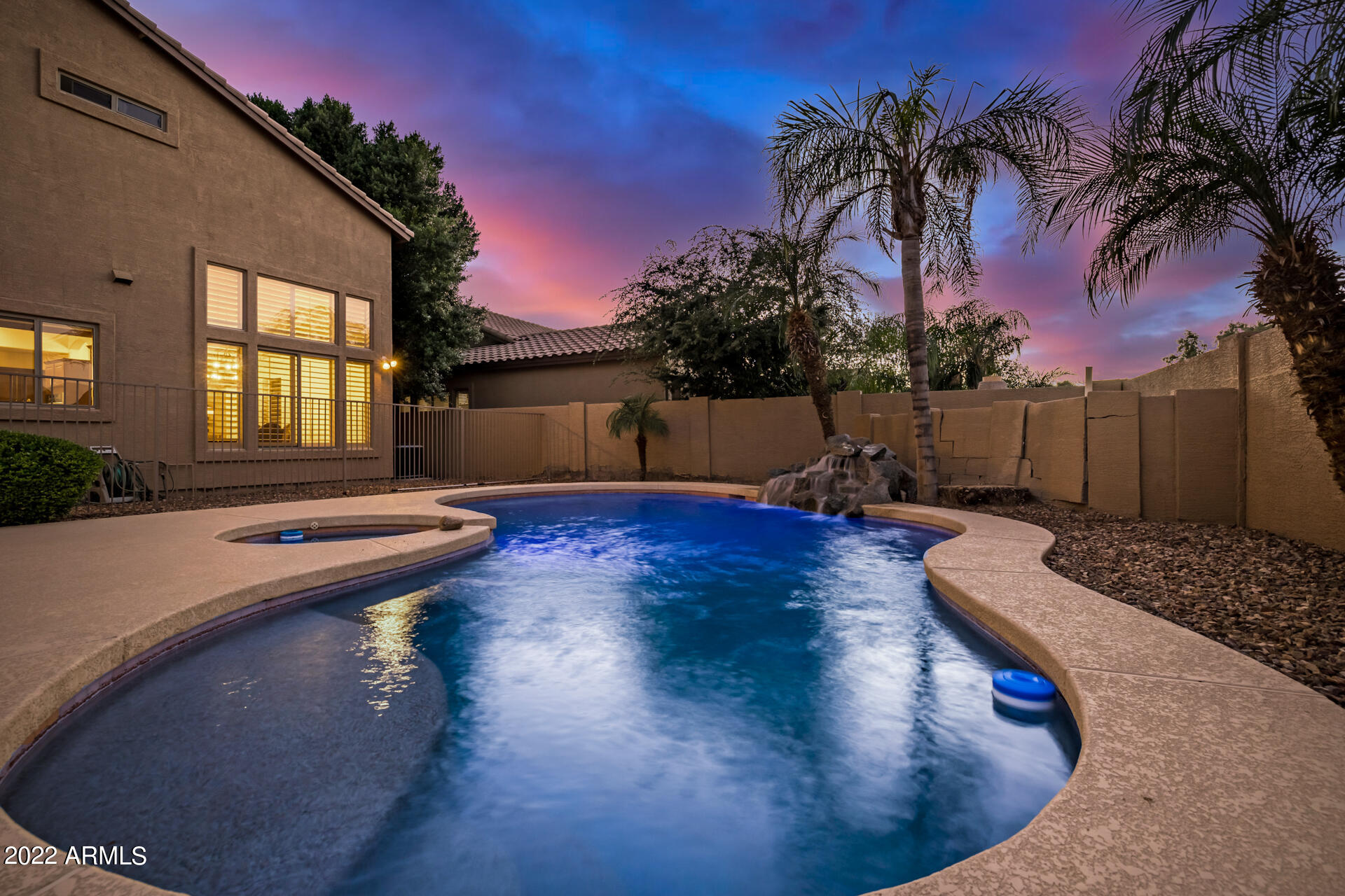 1242 E SARAGOSA Street