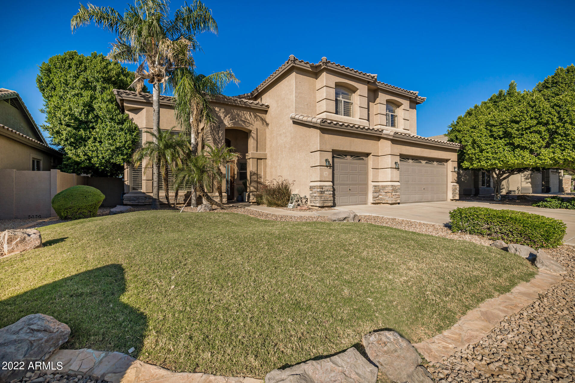 1242 E SARAGOSA Street