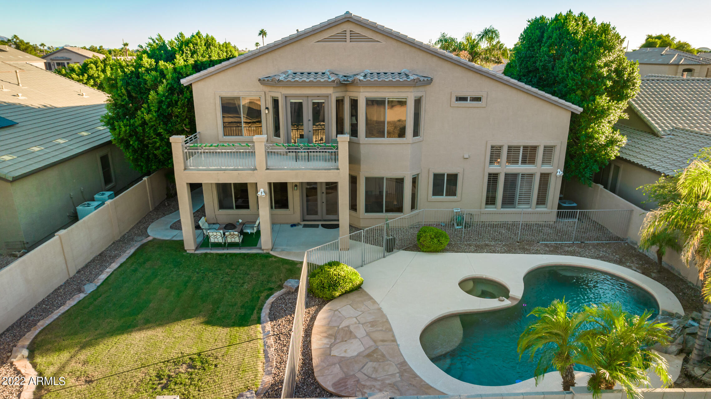 1242 E SARAGOSA Street