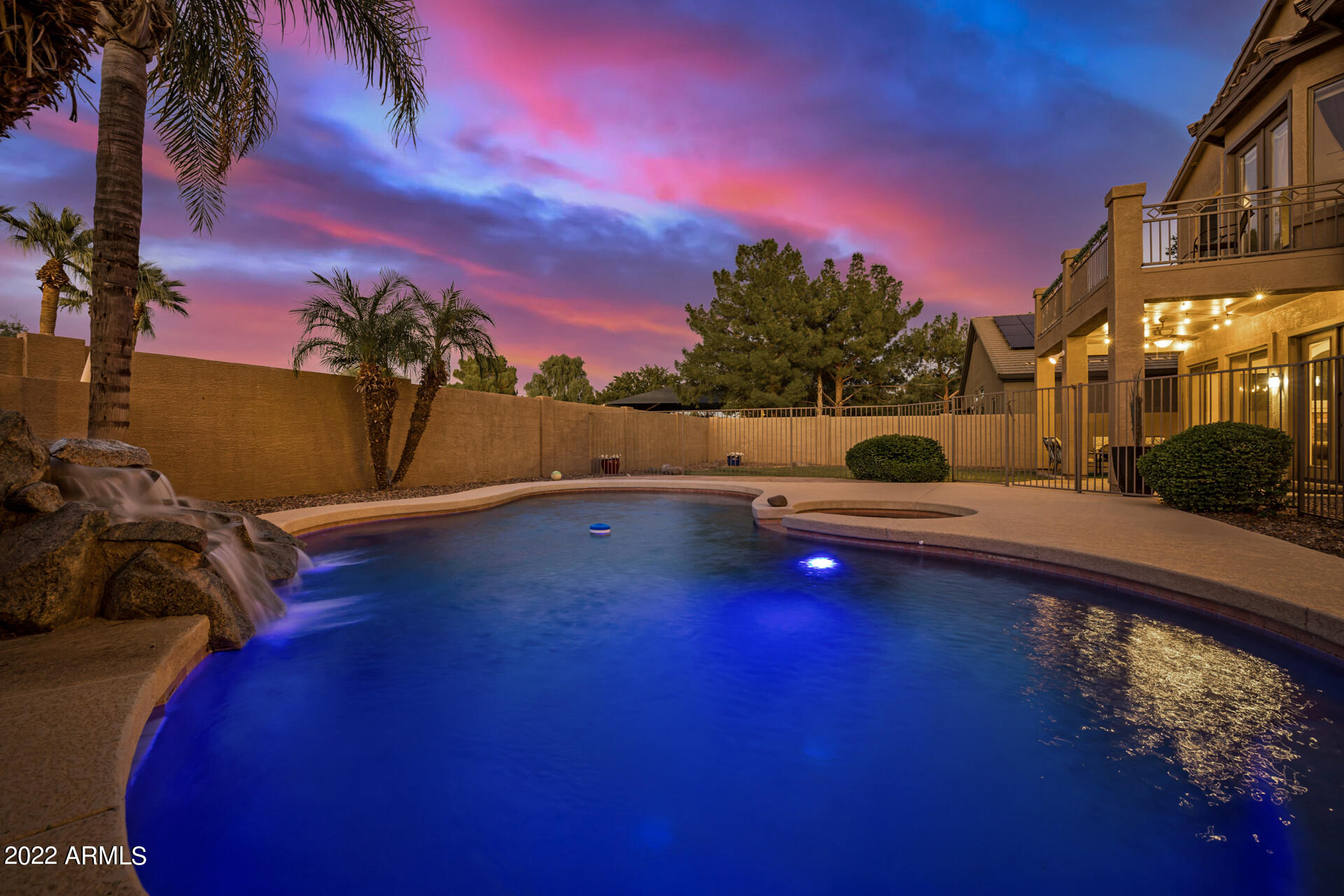 1242 E SARAGOSA Street