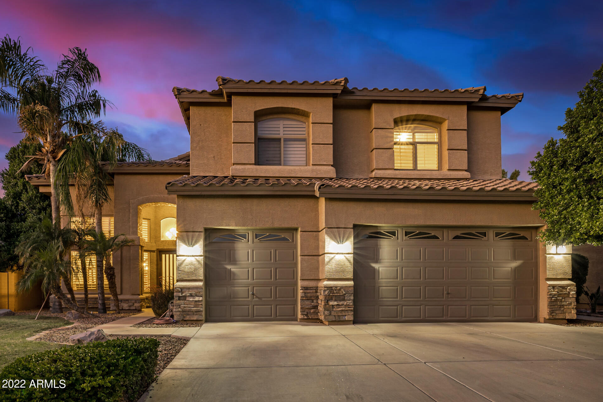 1242 E SARAGOSA Street