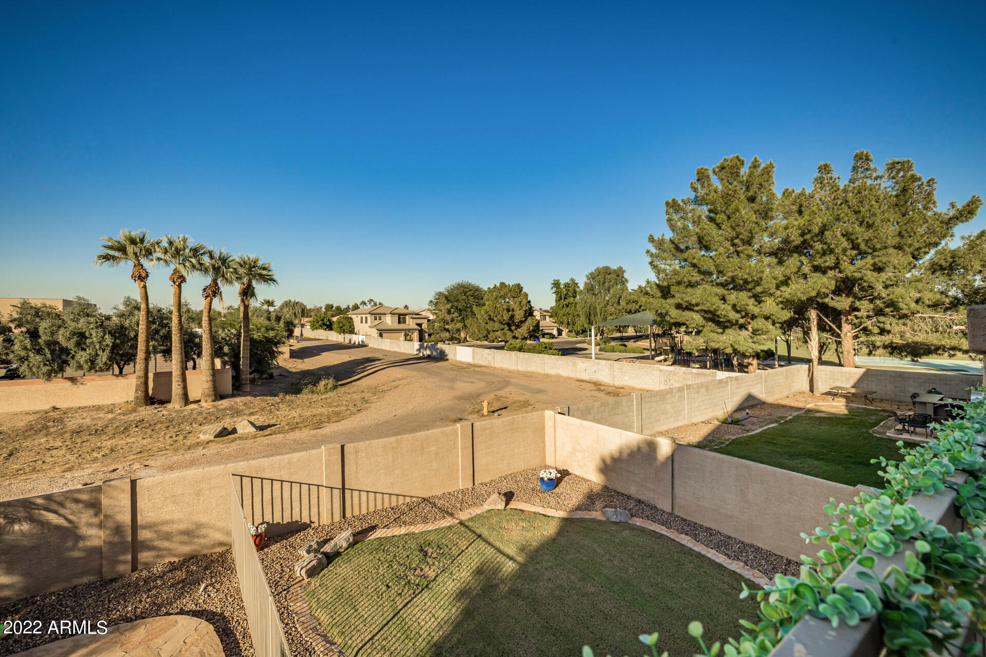 1242 E SARAGOSA Street