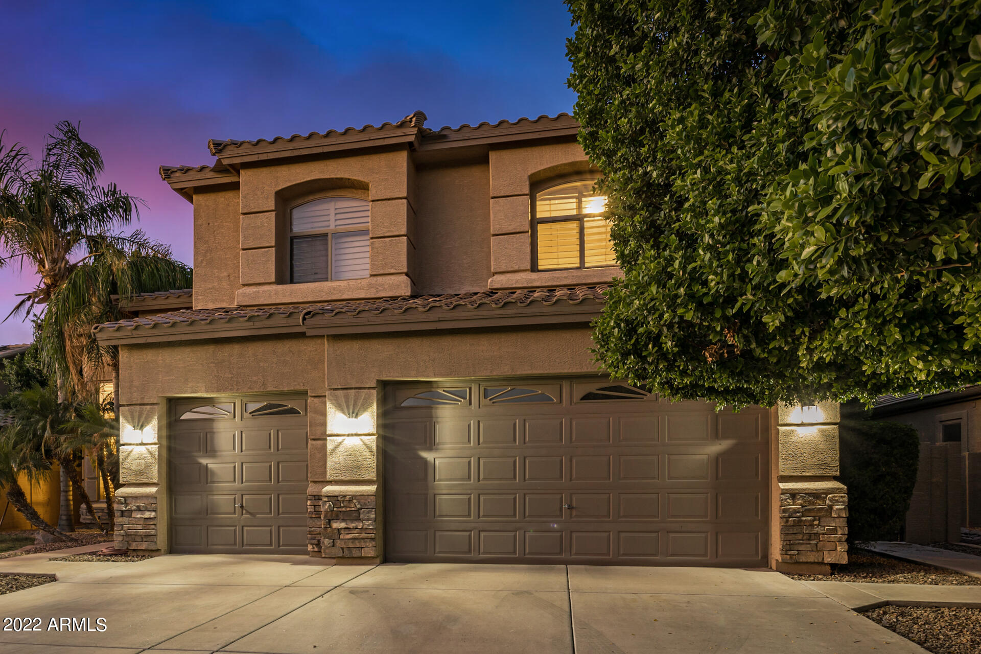 1242 E SARAGOSA Street