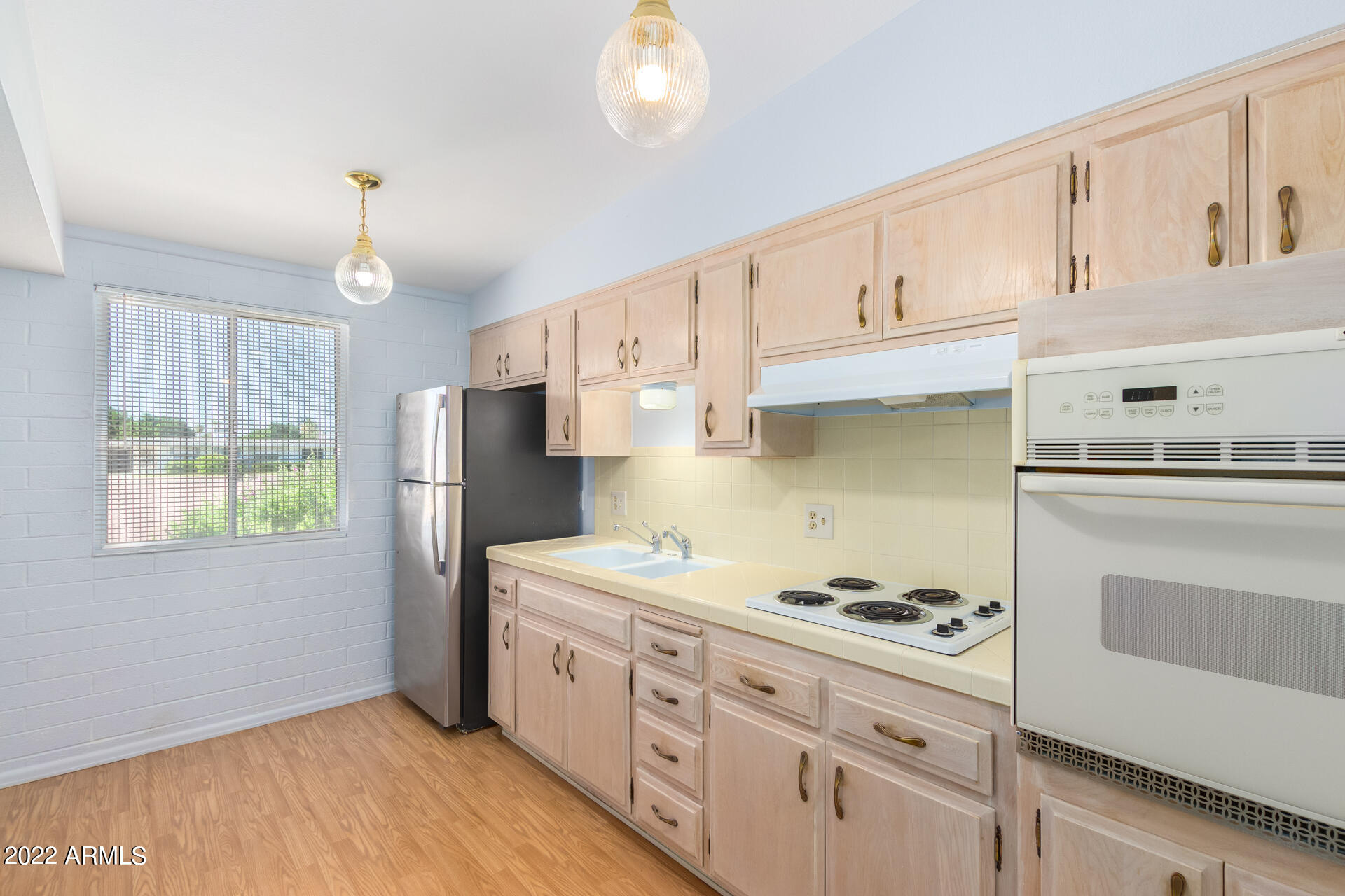 10435 W PEORIA Avenue