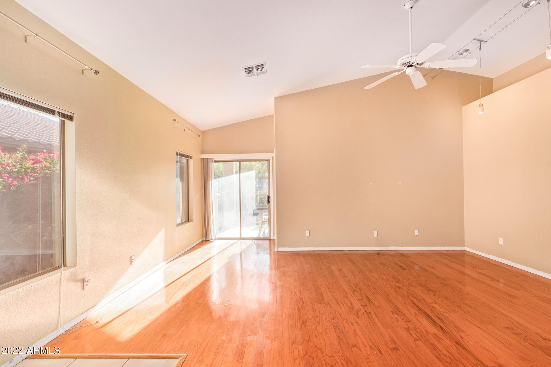 3459 W WEBSTER Court