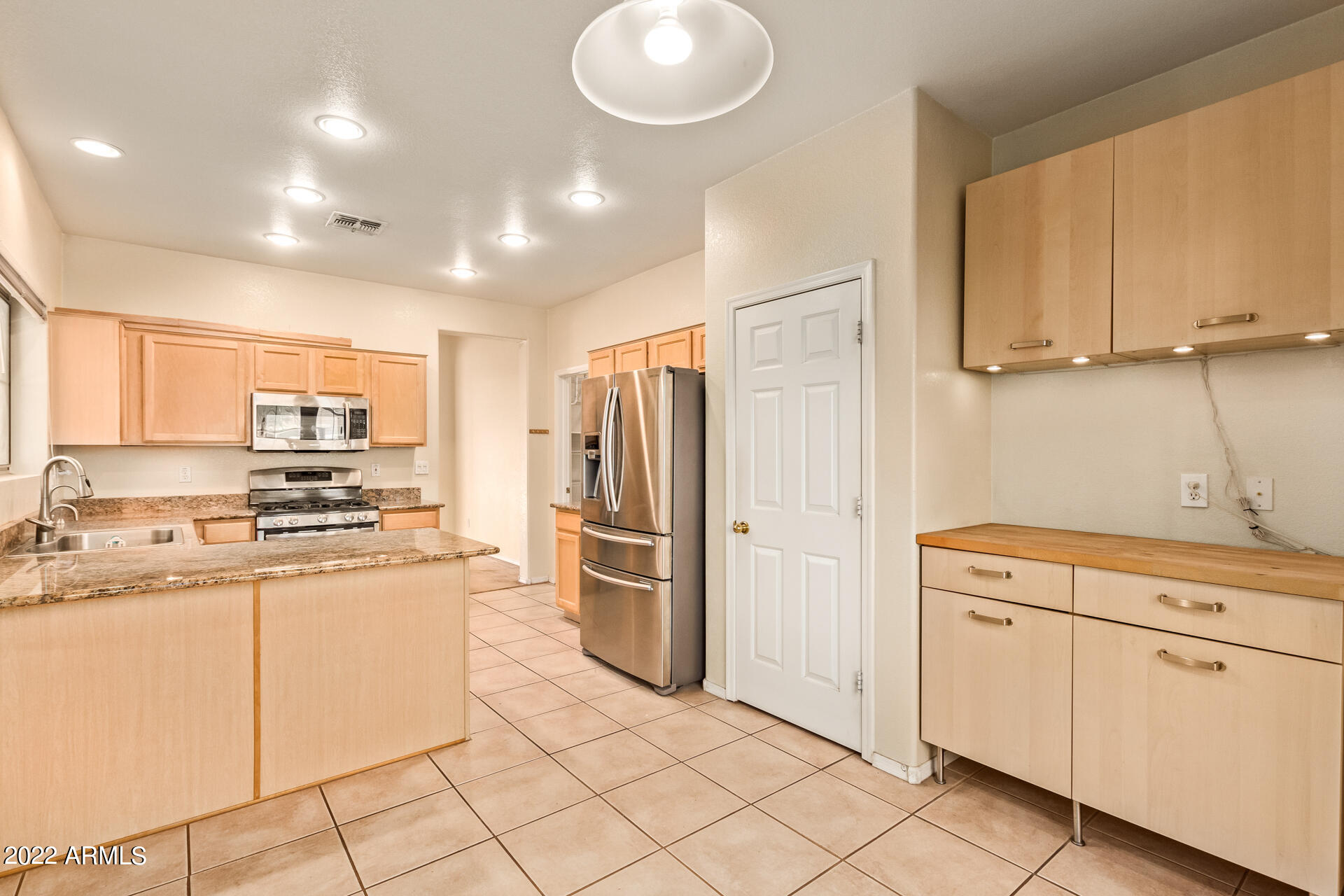 3459 W WEBSTER Court