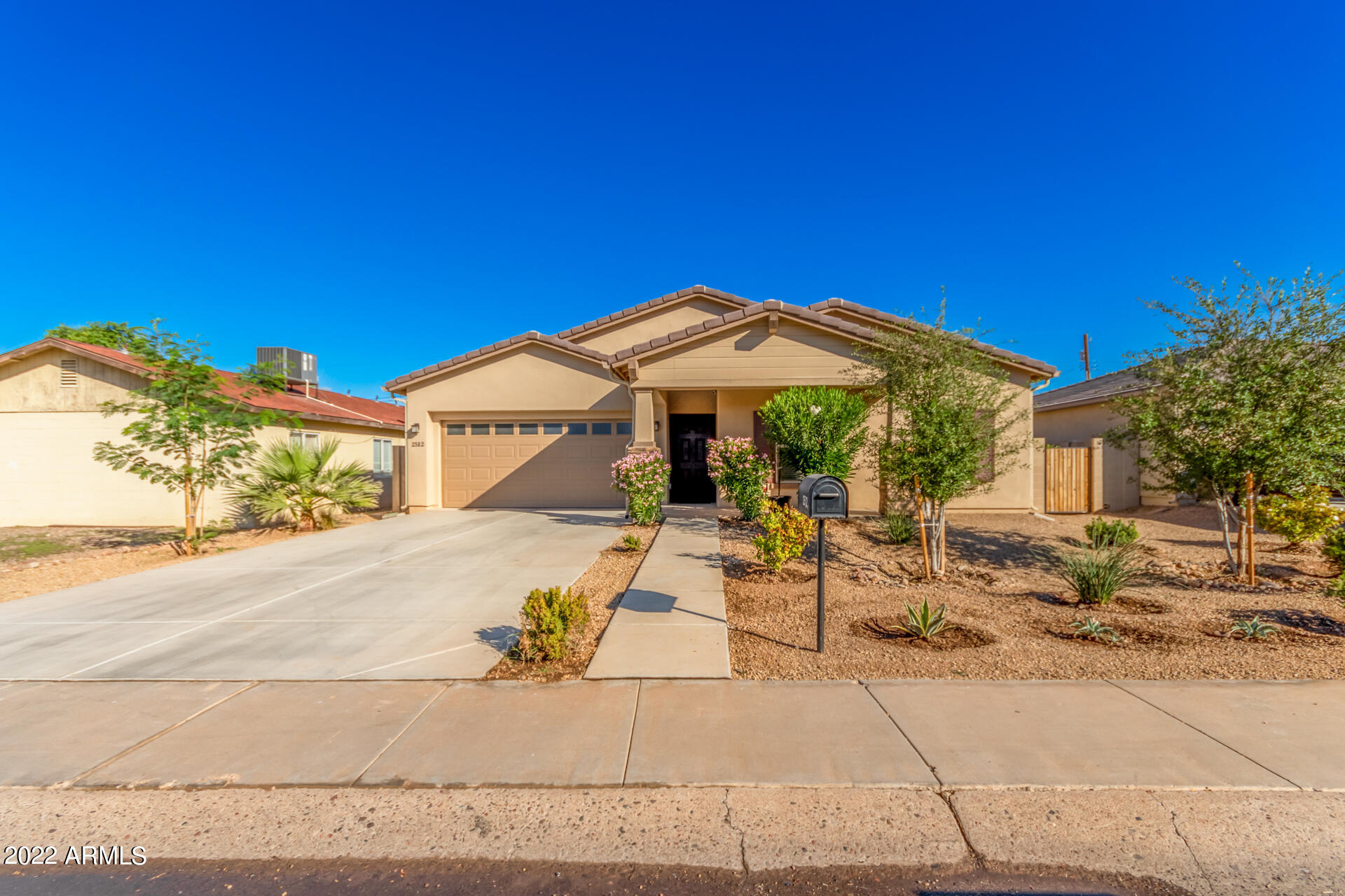 2512 E MOBILE Lane