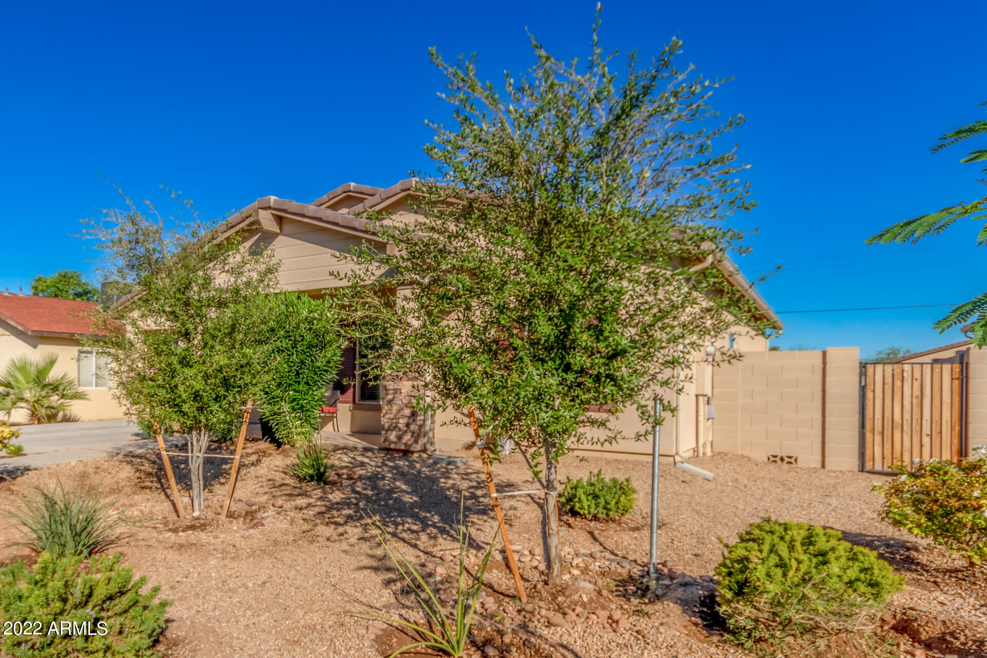 2512 E MOBILE Lane
