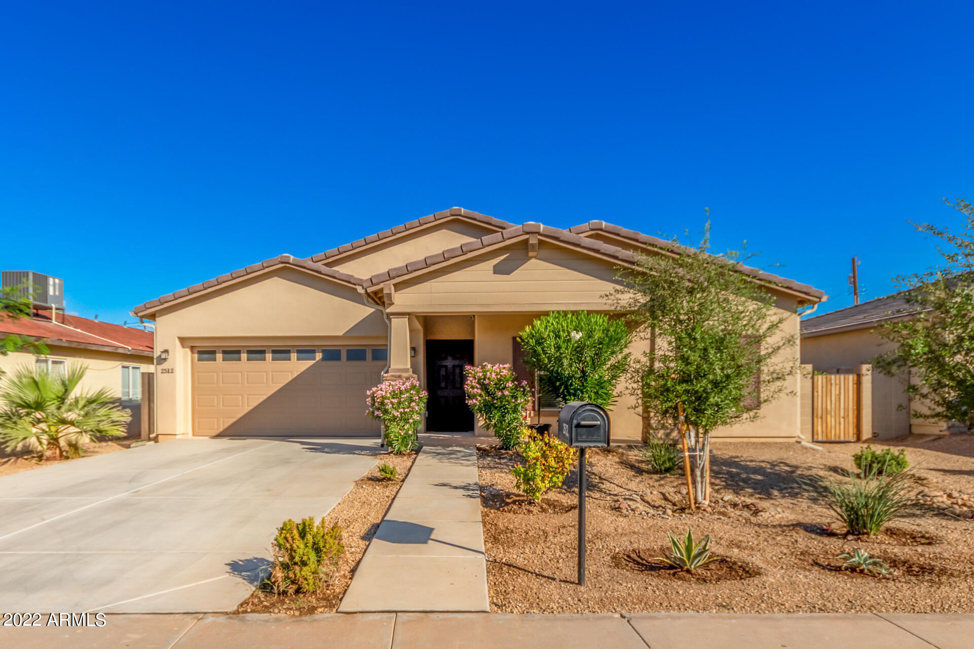 2512 E MOBILE Lane