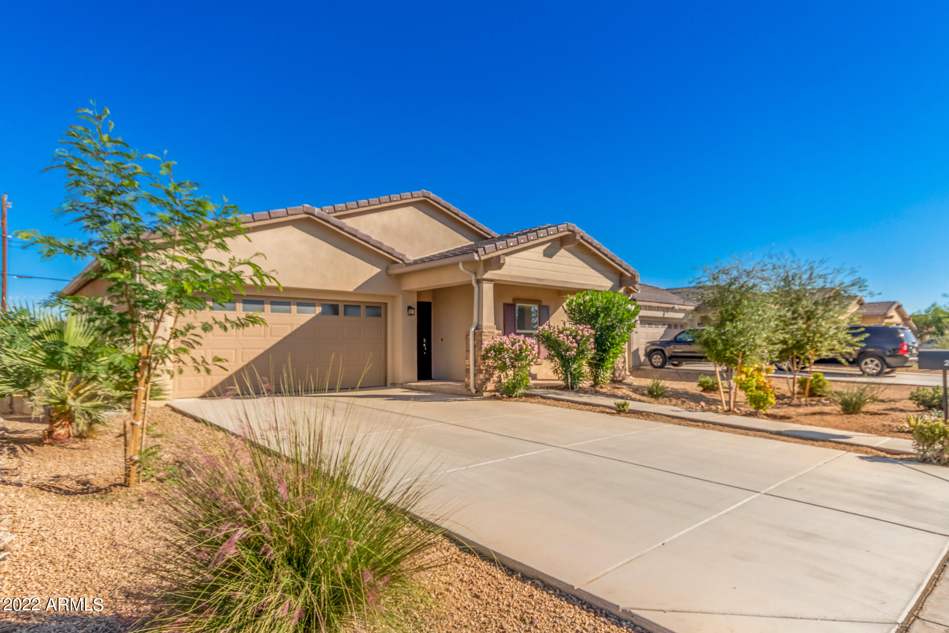 2512 E MOBILE Lane