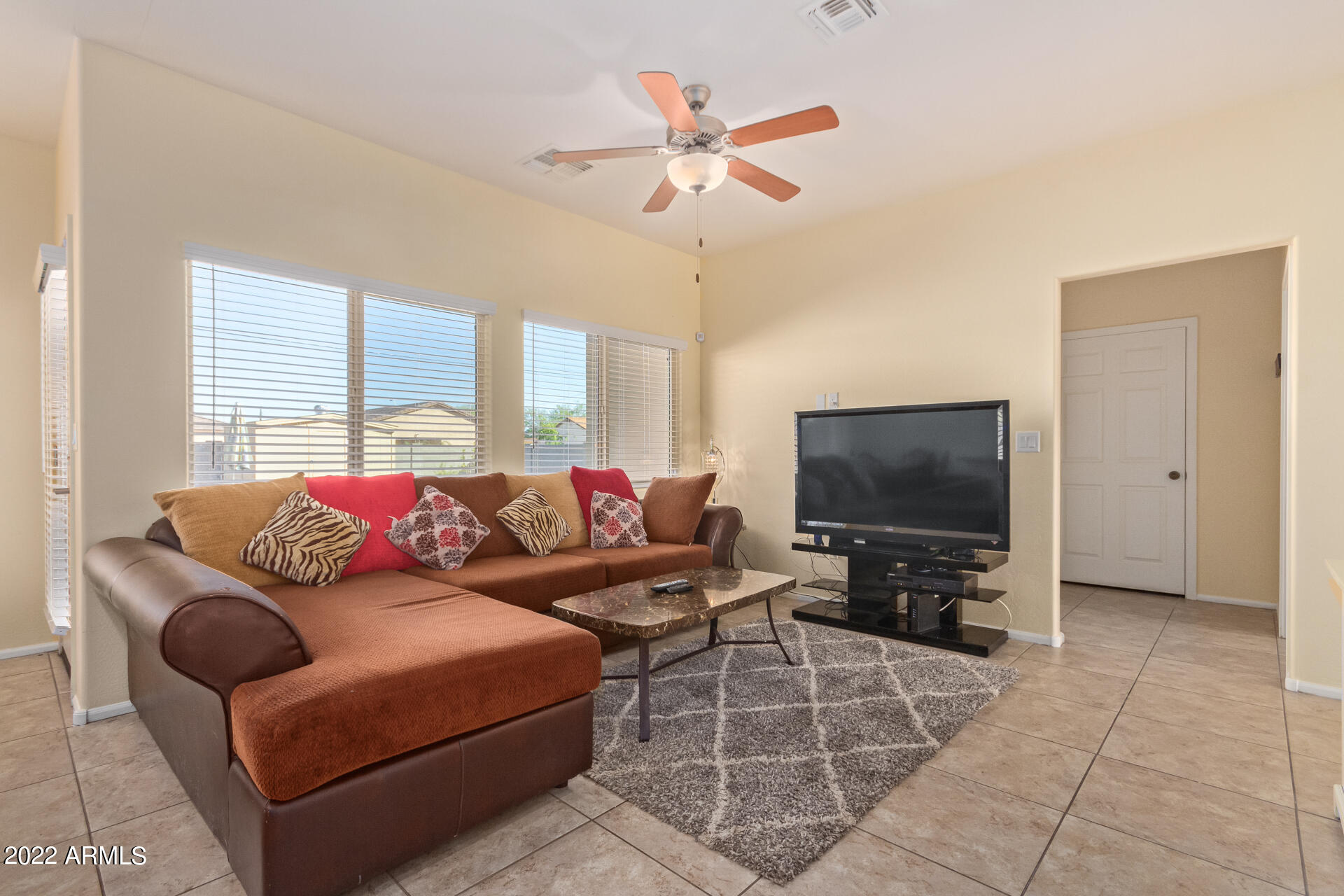 2512 E MOBILE Lane